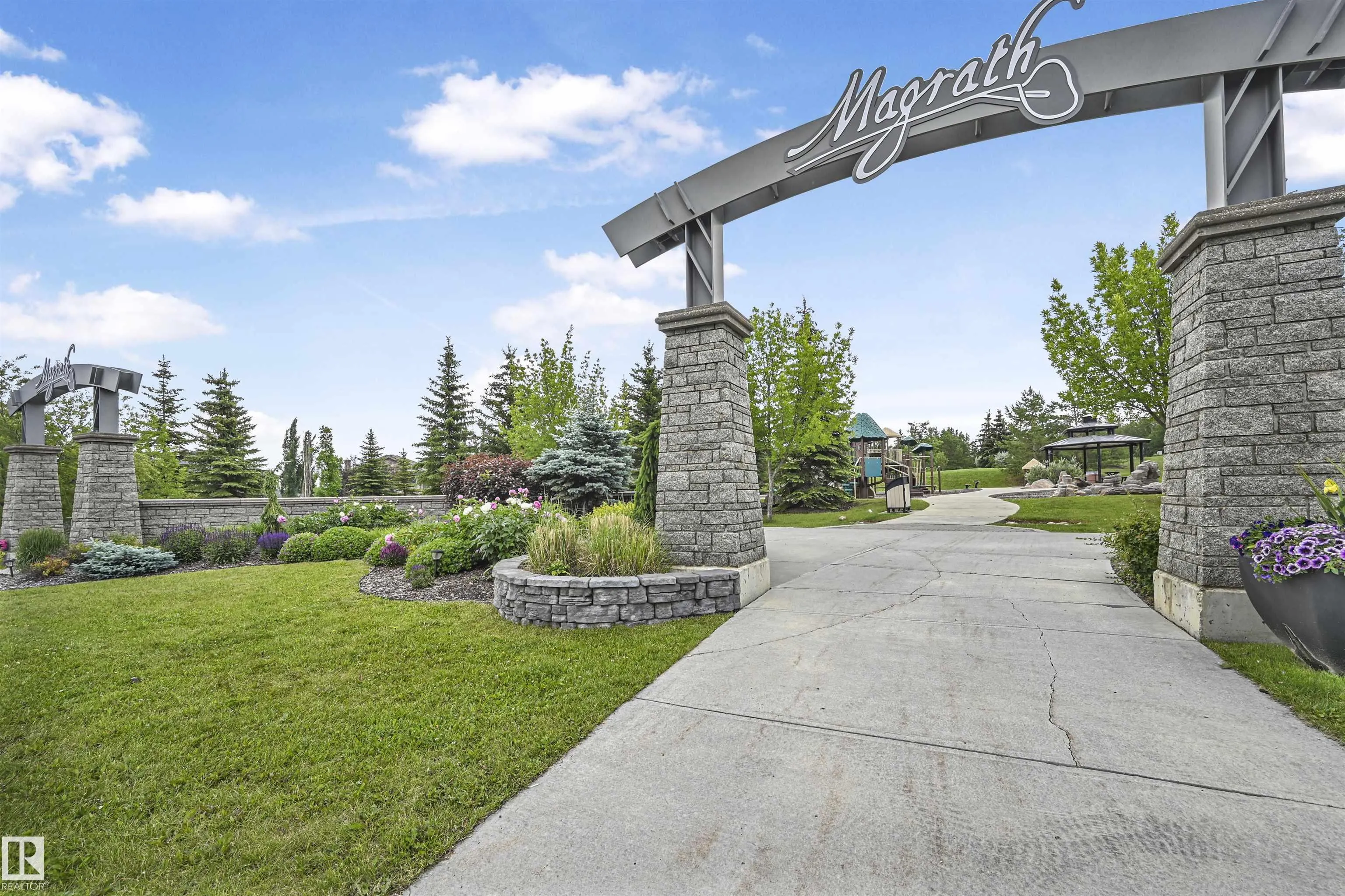 3411 MACNEIL Link