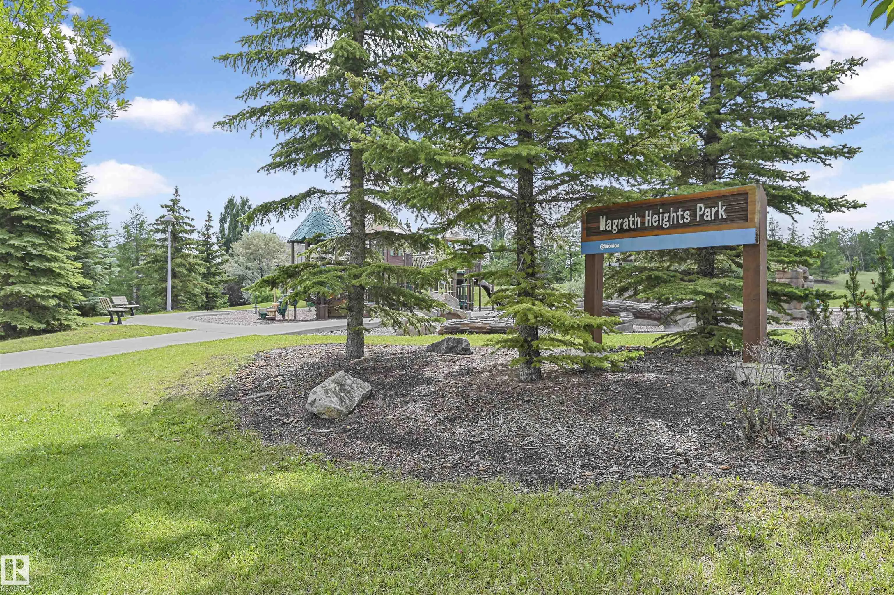 3411 MACNEIL Link