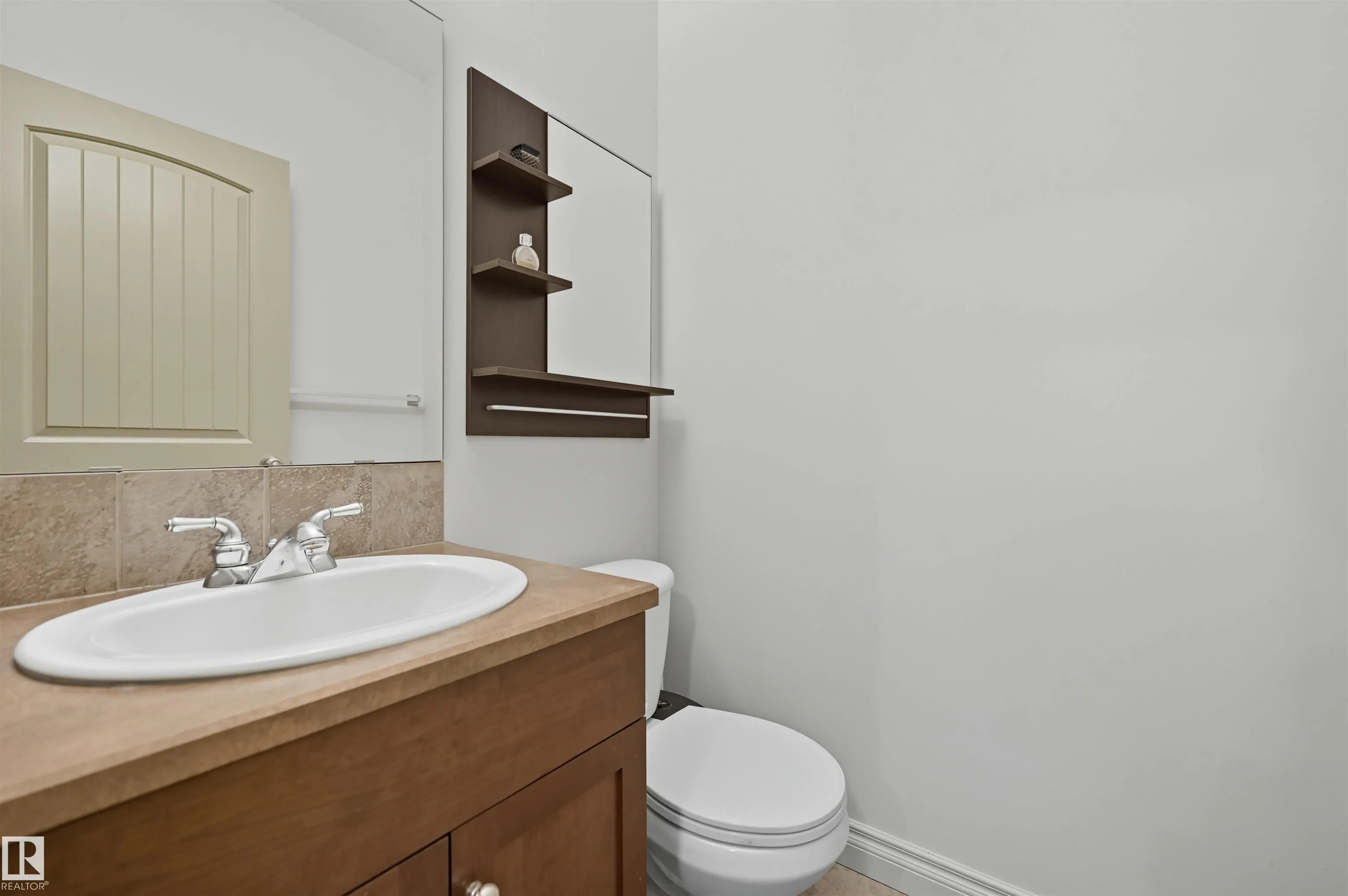 3411 MACNEIL Link