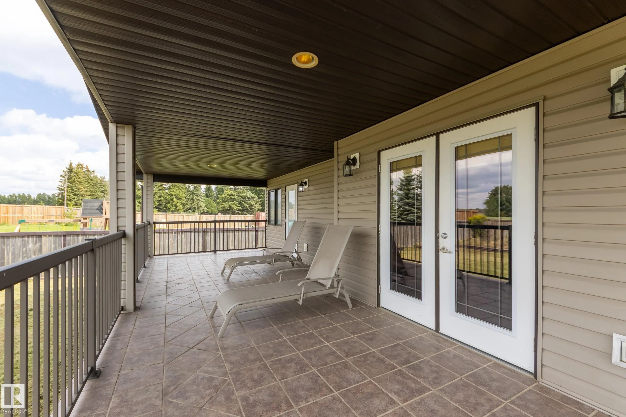 12 FALCON DRIVE