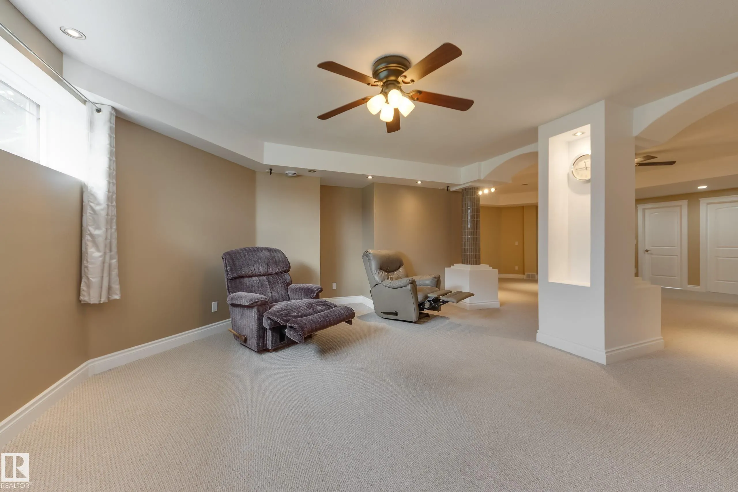 12 FALCON DRIVE