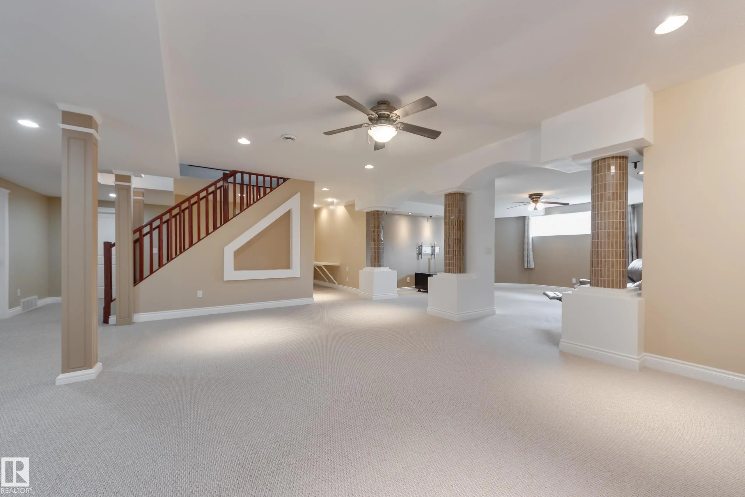 12 FALCON DRIVE