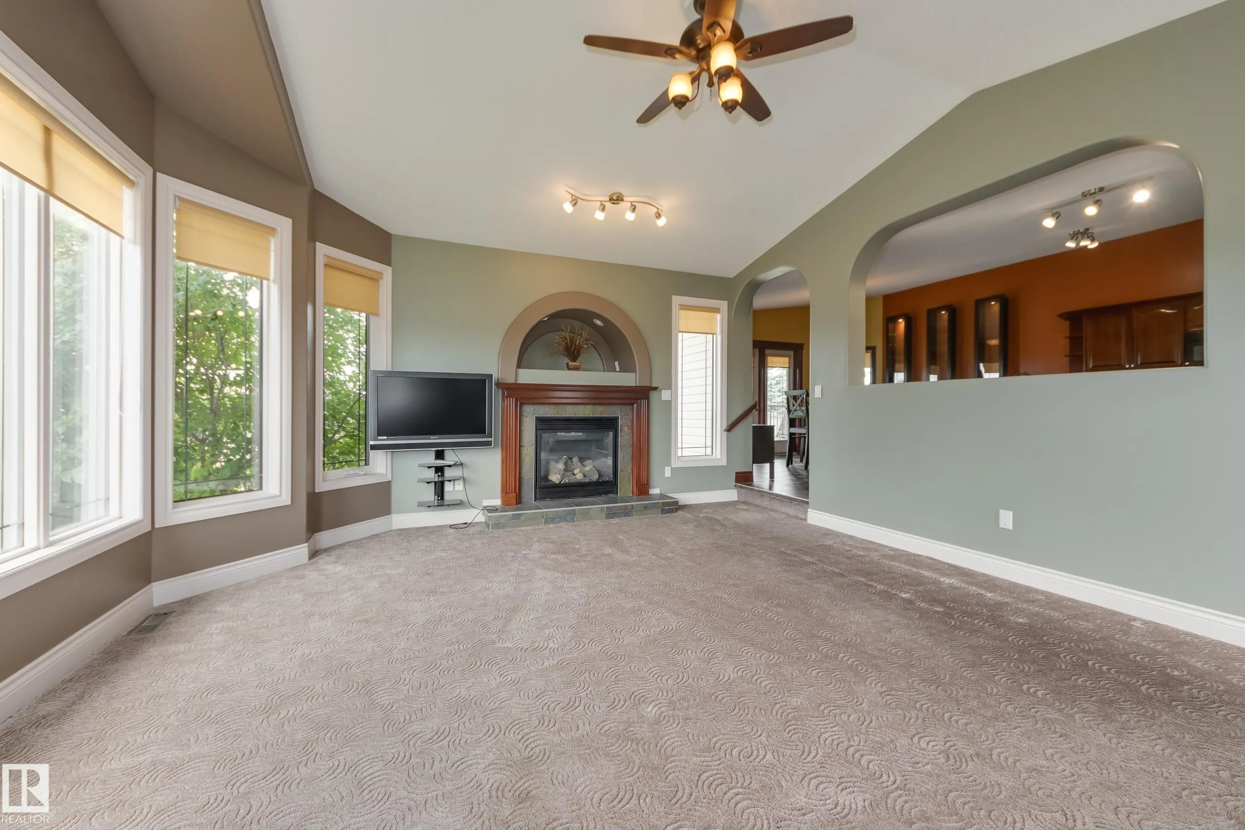 12 FALCON DRIVE