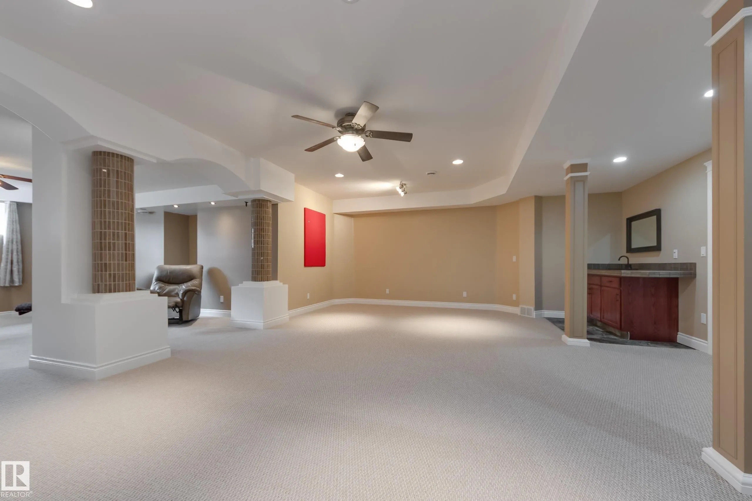 12 FALCON DRIVE