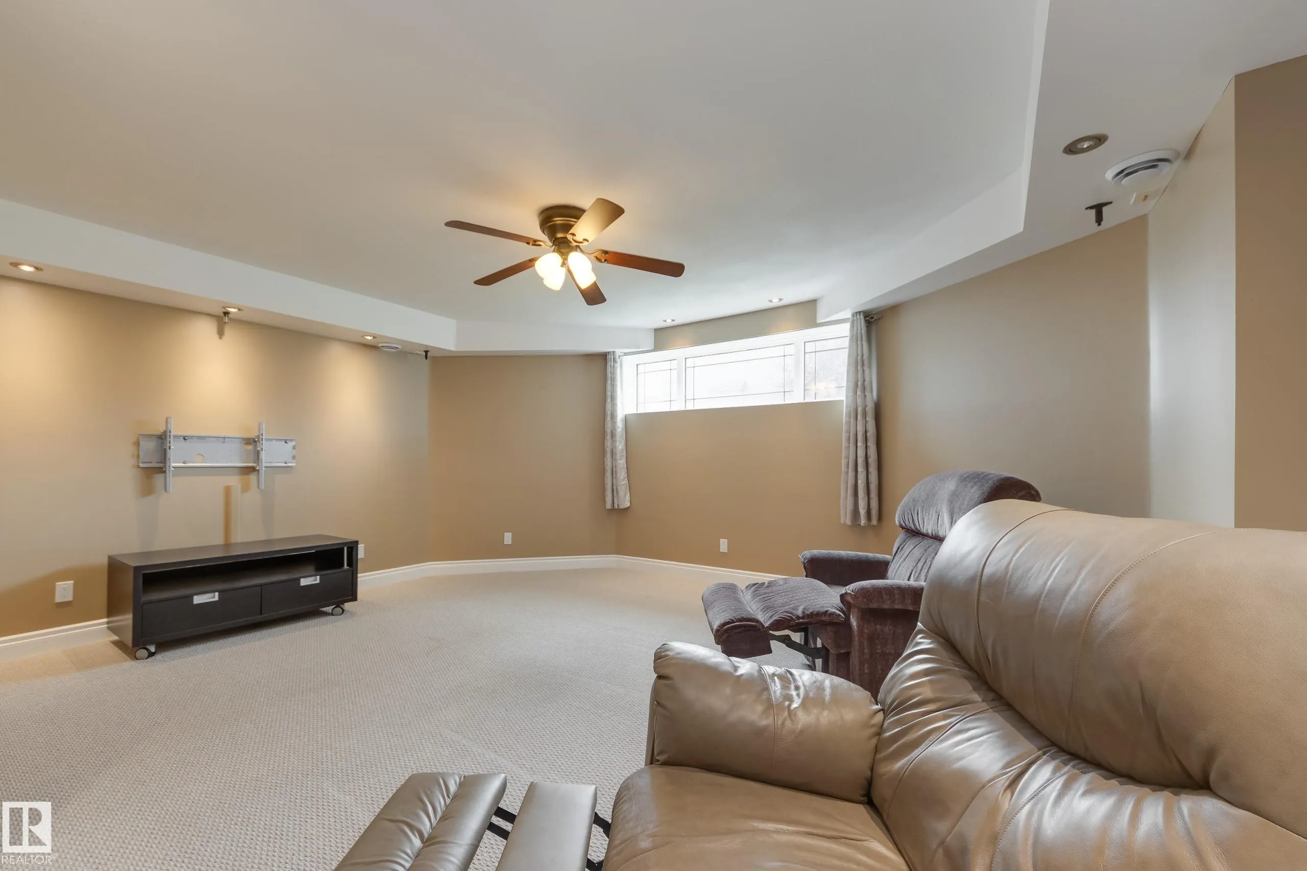 12 FALCON DRIVE