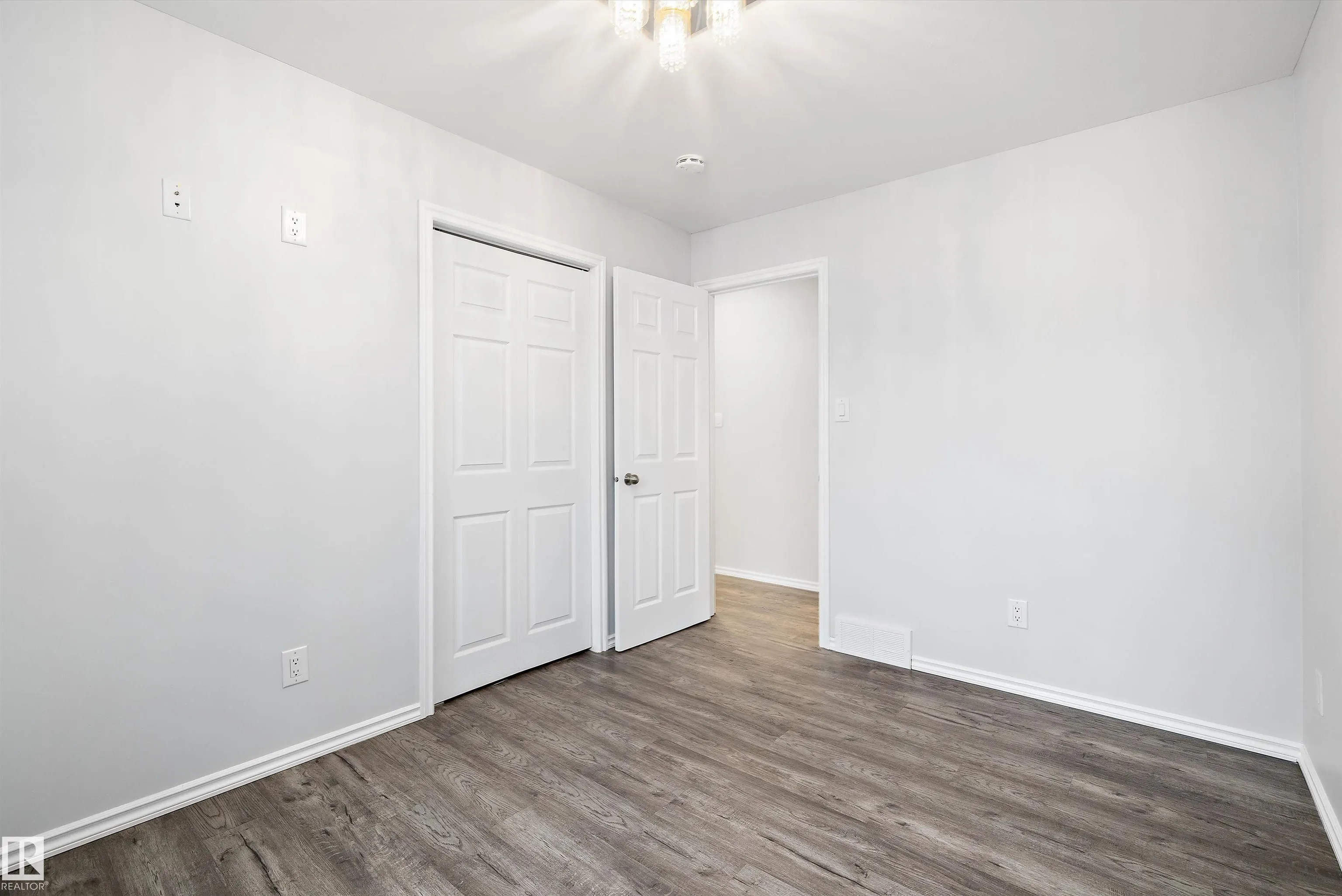 1032 MONY PENNY Crescent