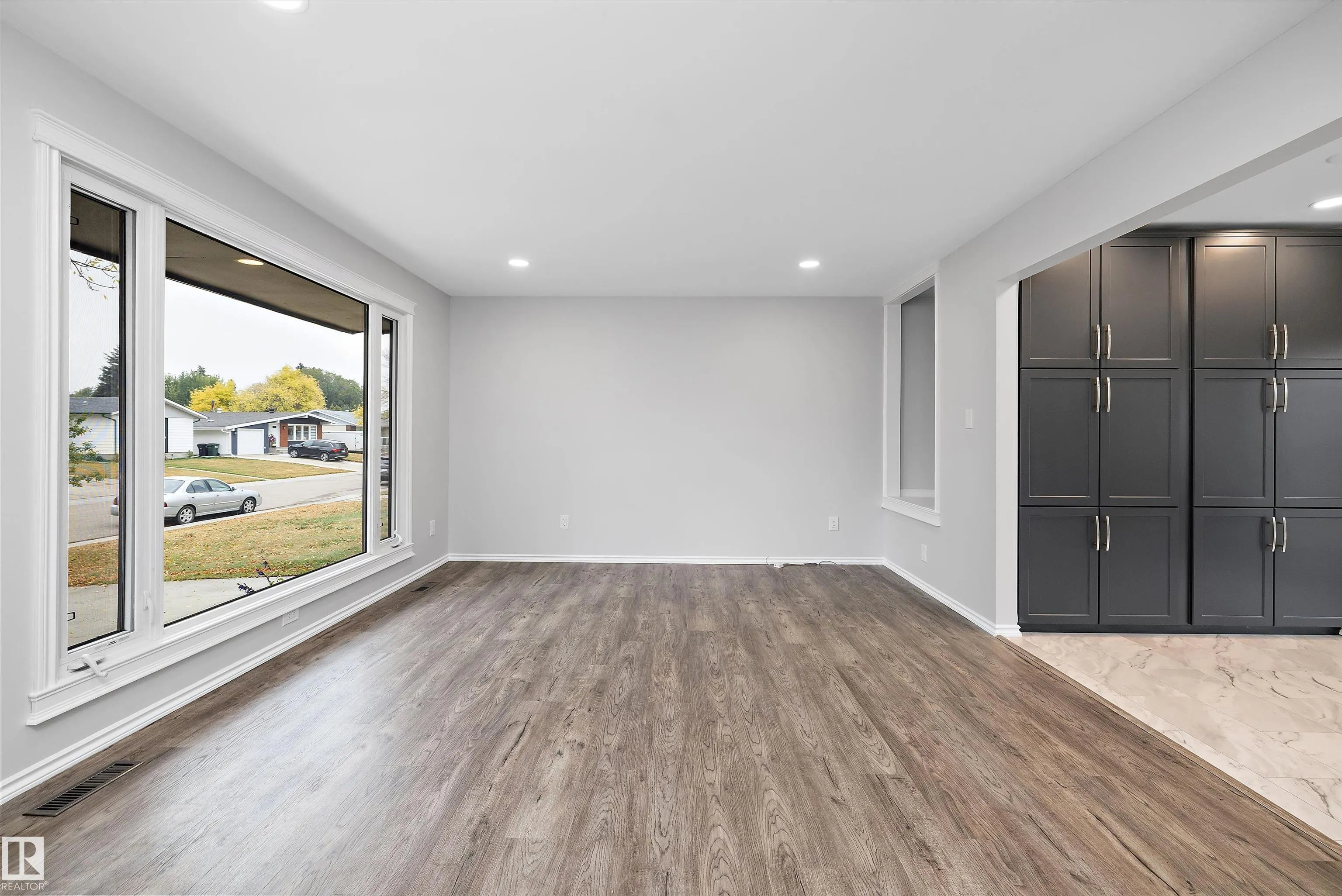 1032 MONY PENNY Crescent