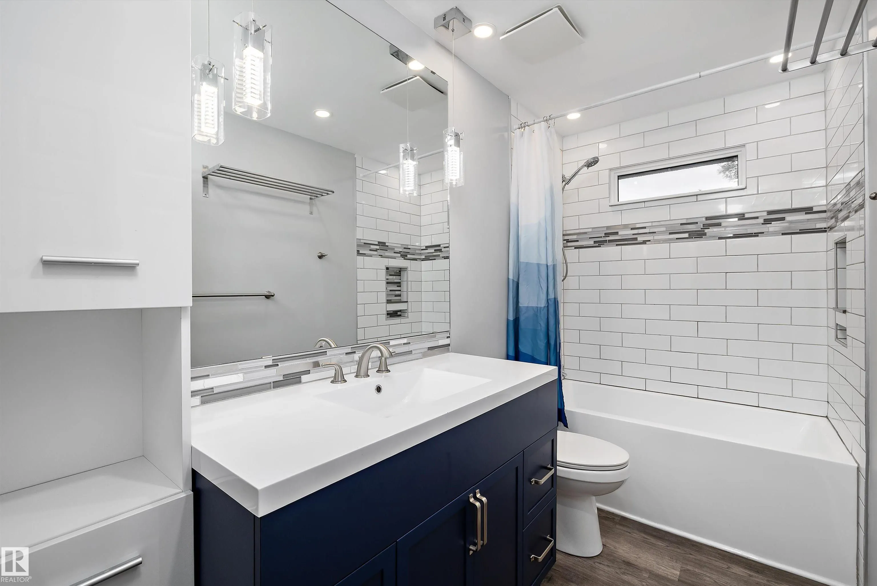 1032 MONY PENNY Crescent