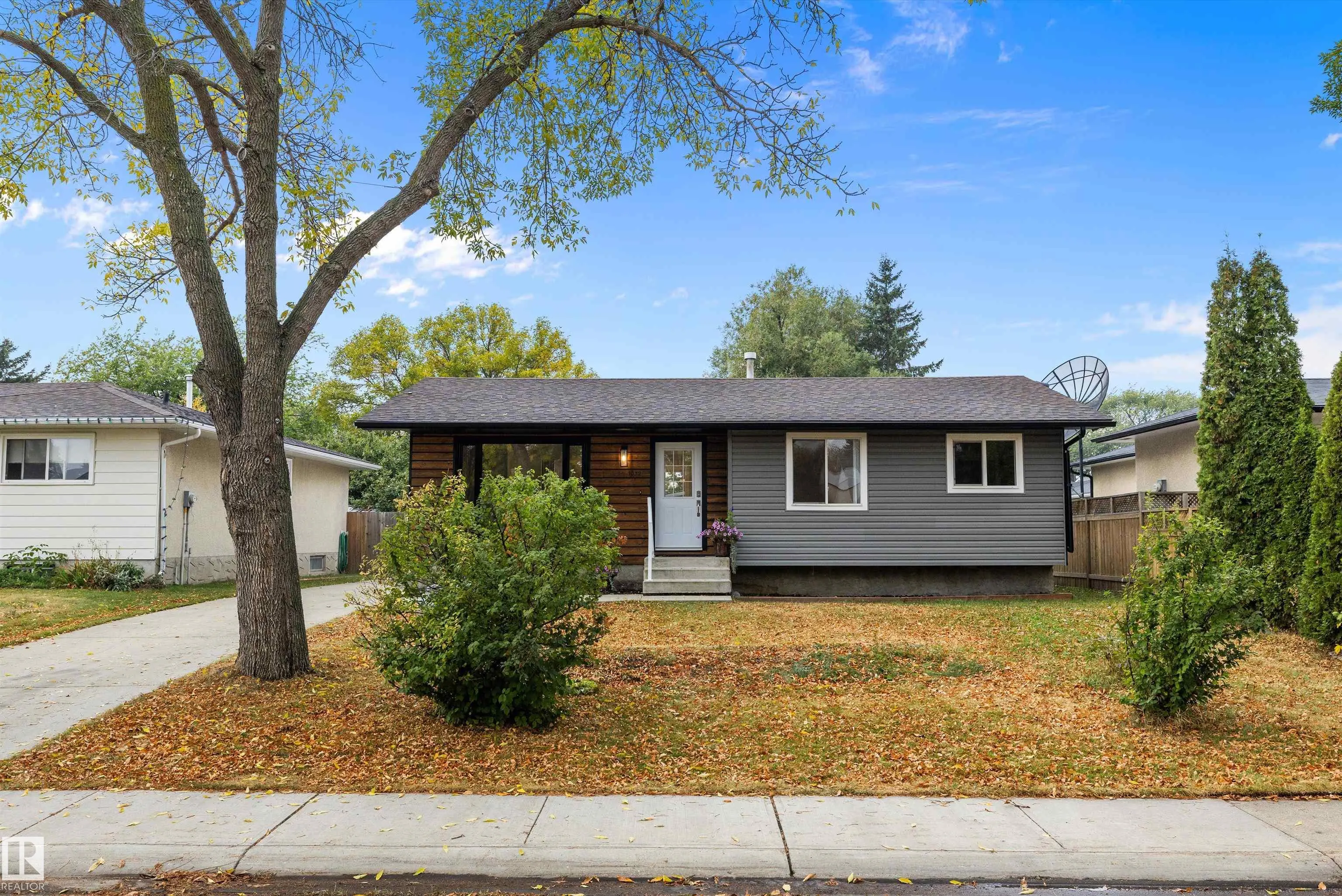 1032 MONY PENNY Crescent