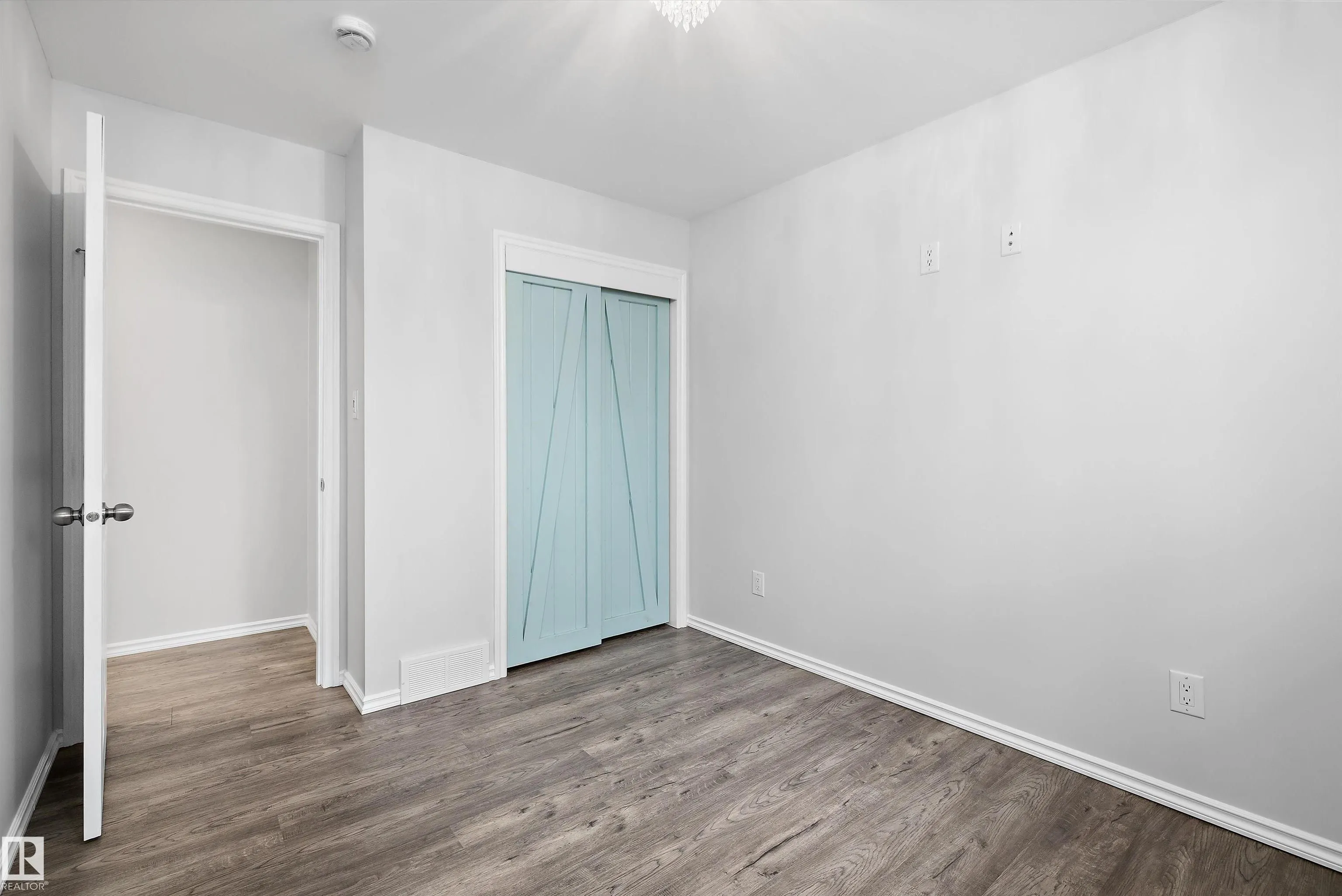 1032 MONY PENNY Crescent