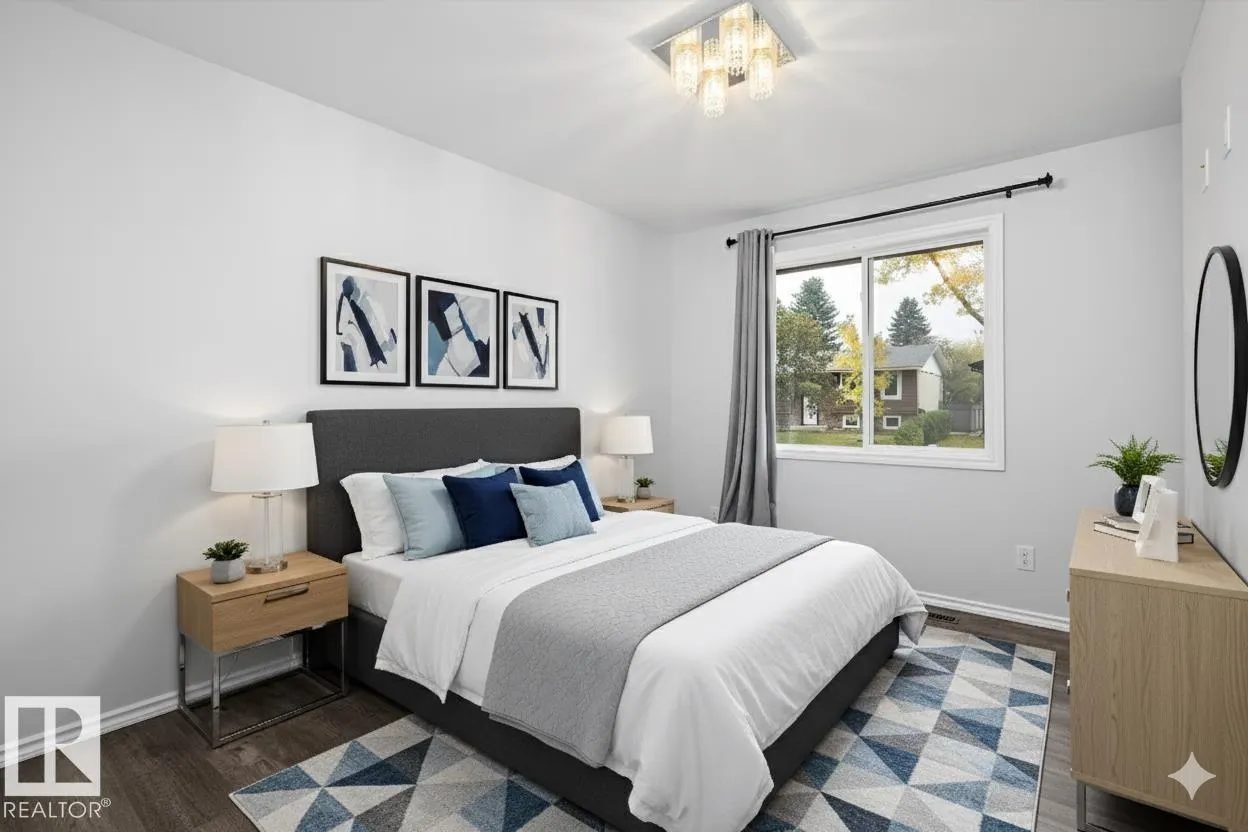 1032 MONY PENNY Crescent