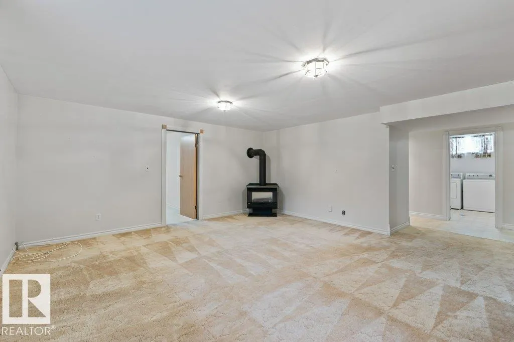 405 GRANDIN Drive