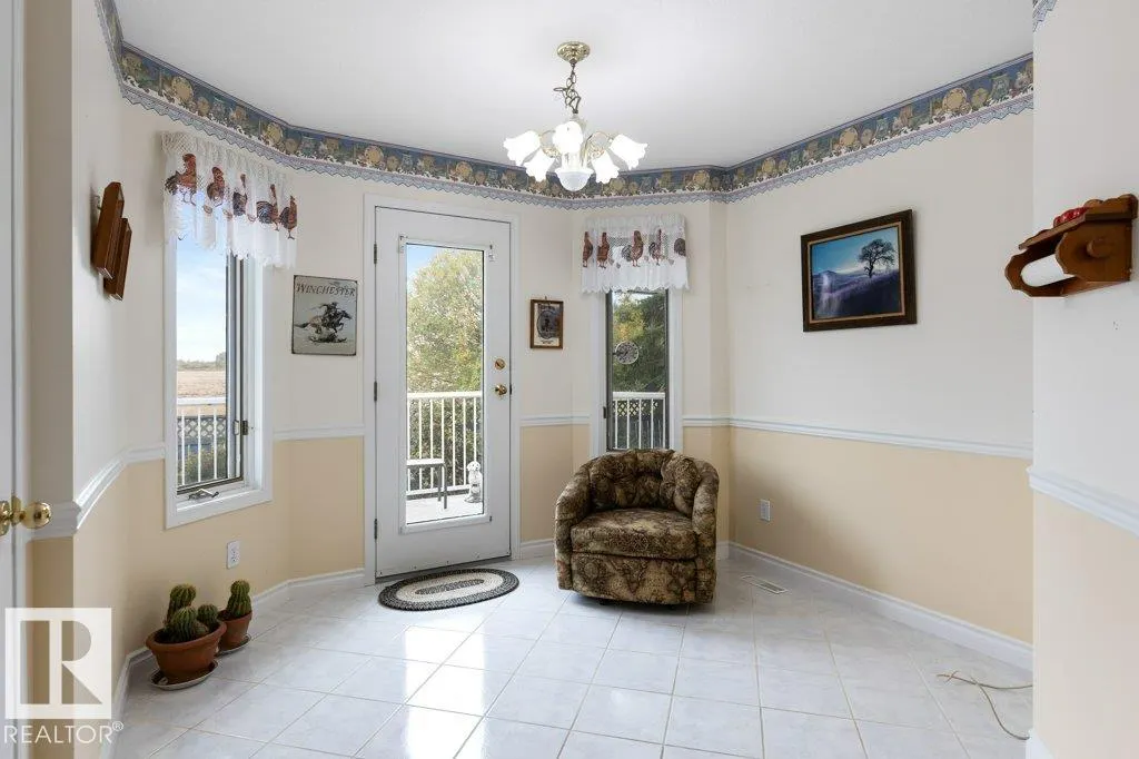 405 GRANDIN Drive