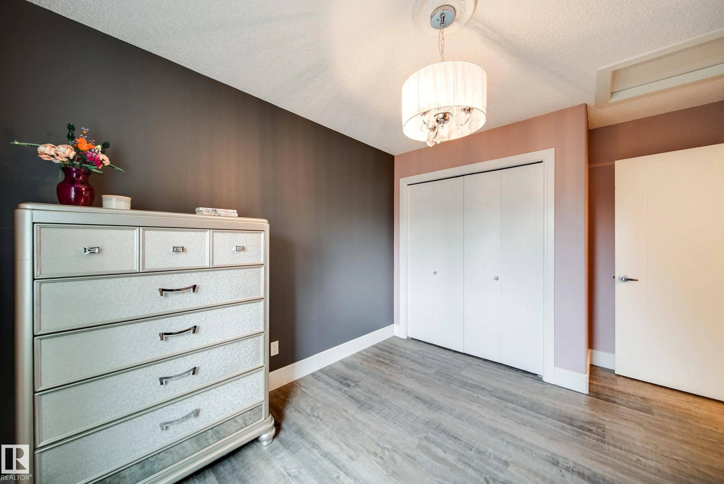 4373 CRABAPPLE Crescent