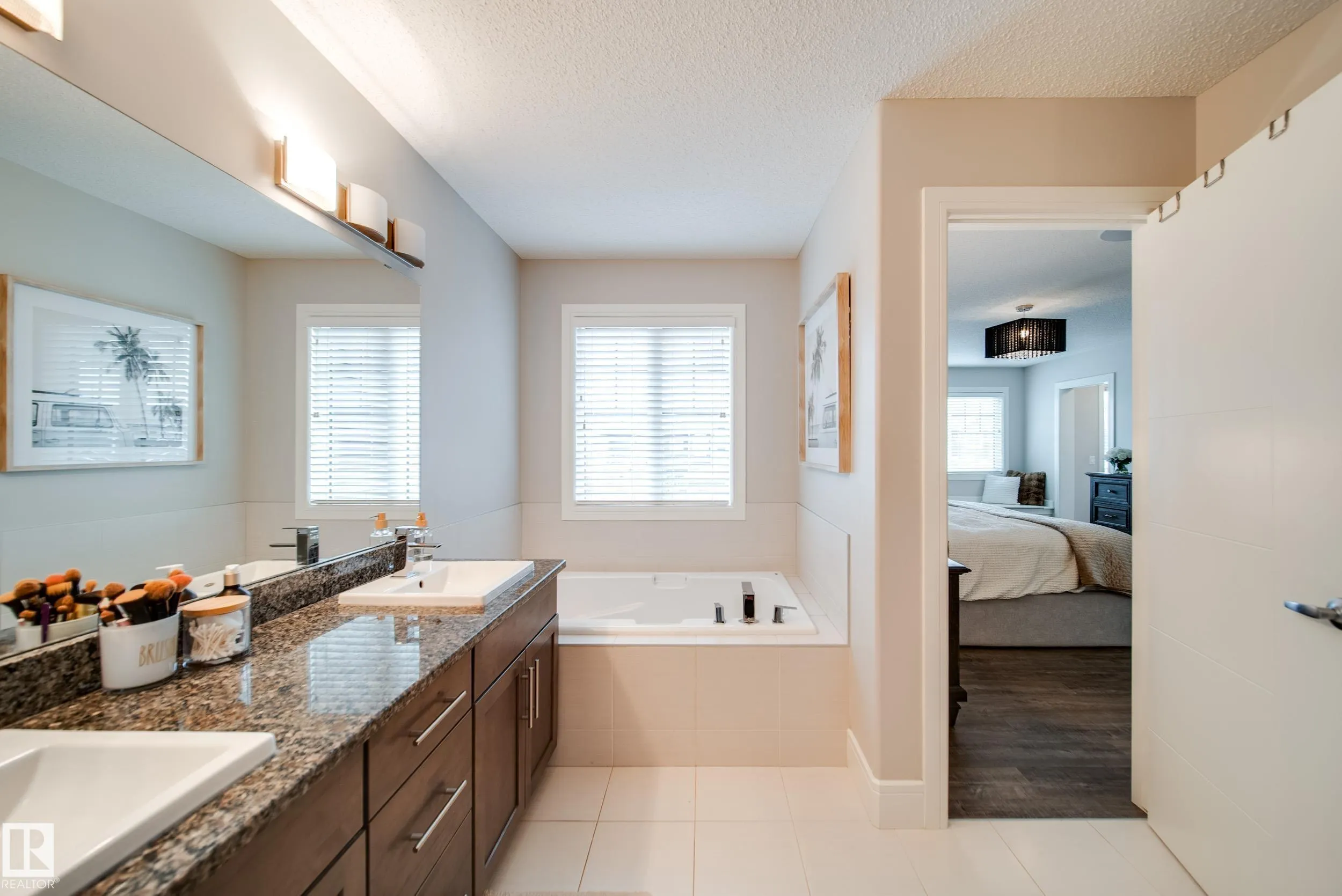 4373 CRABAPPLE Crescent