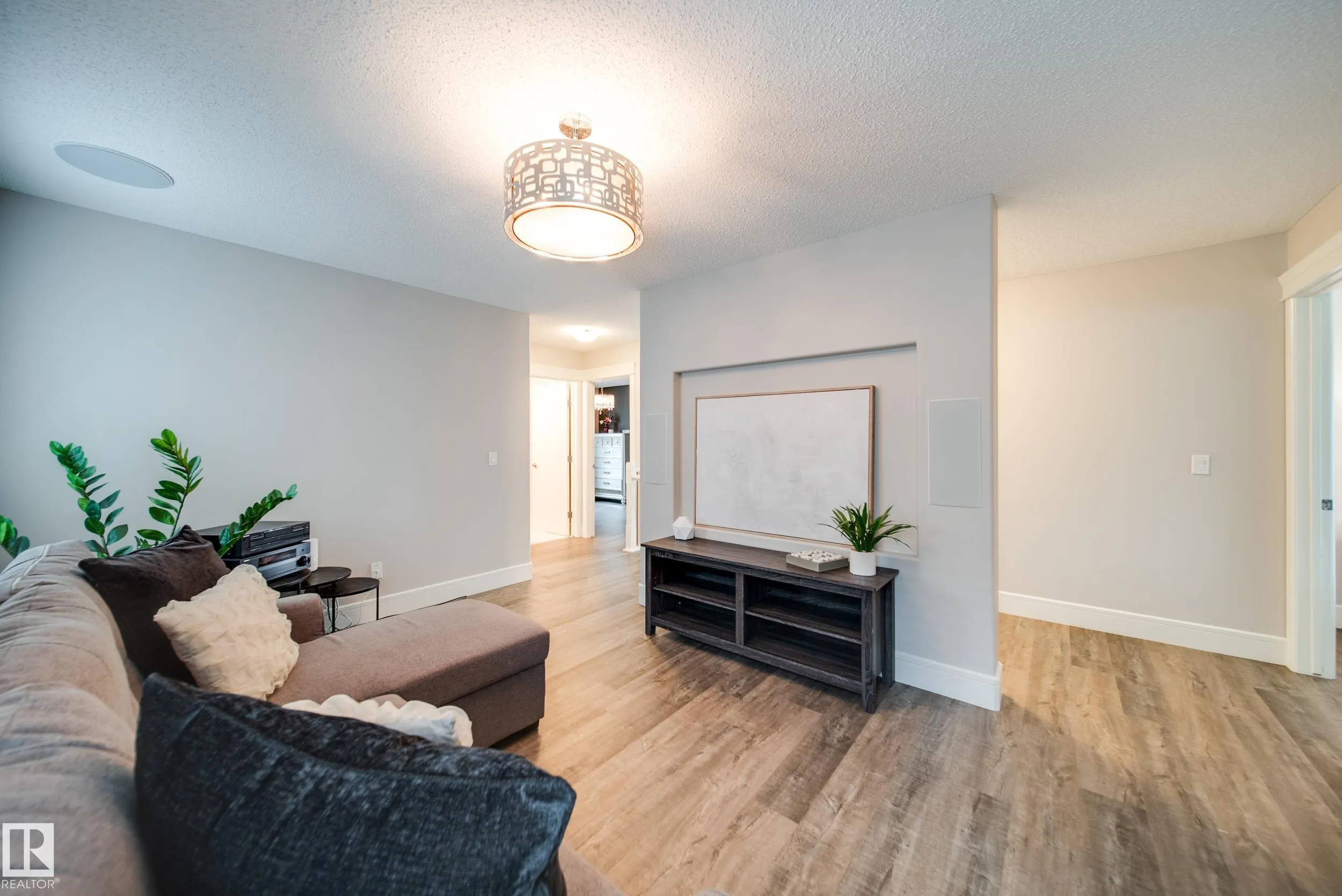 4373 CRABAPPLE Crescent