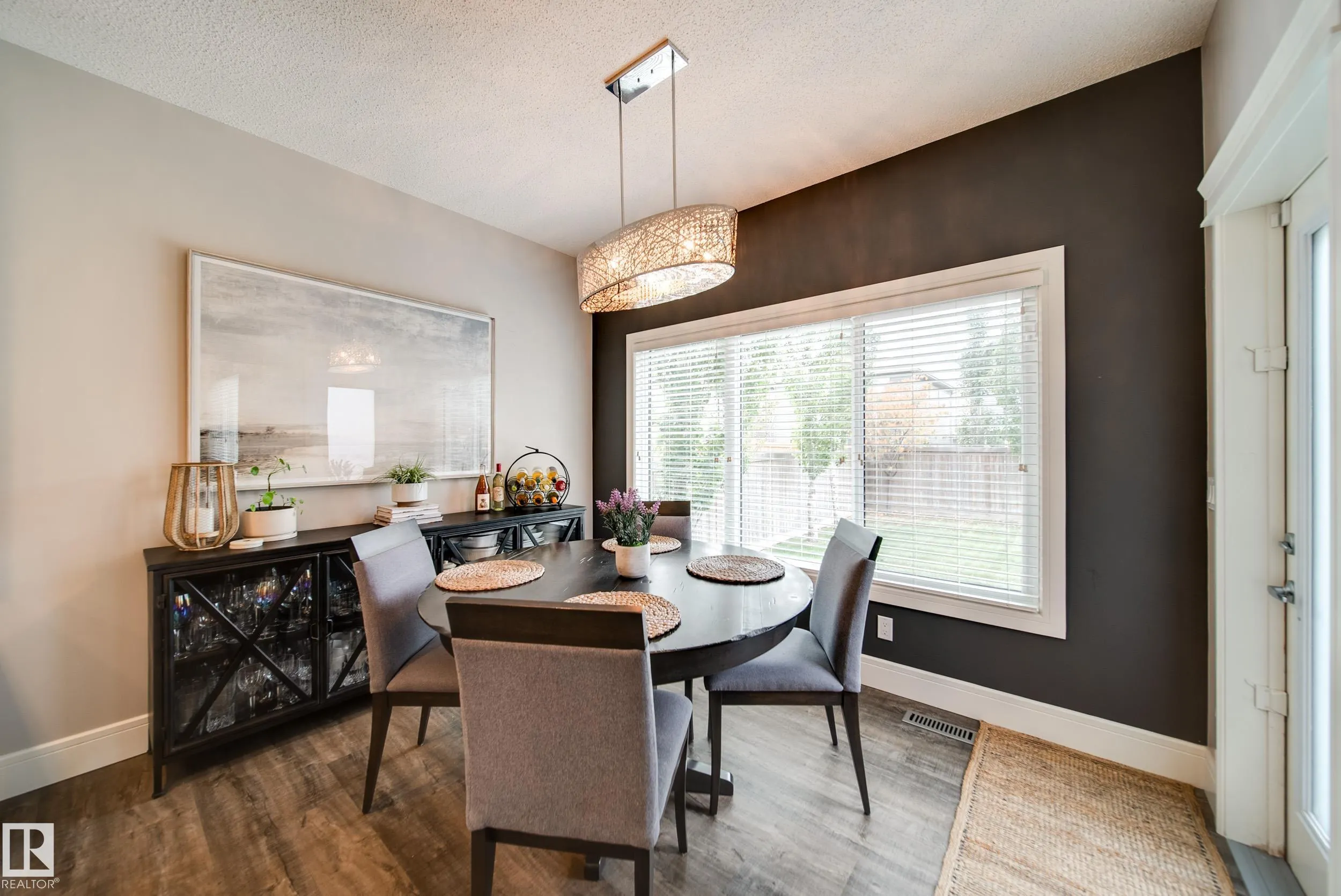 4373 CRABAPPLE Crescent