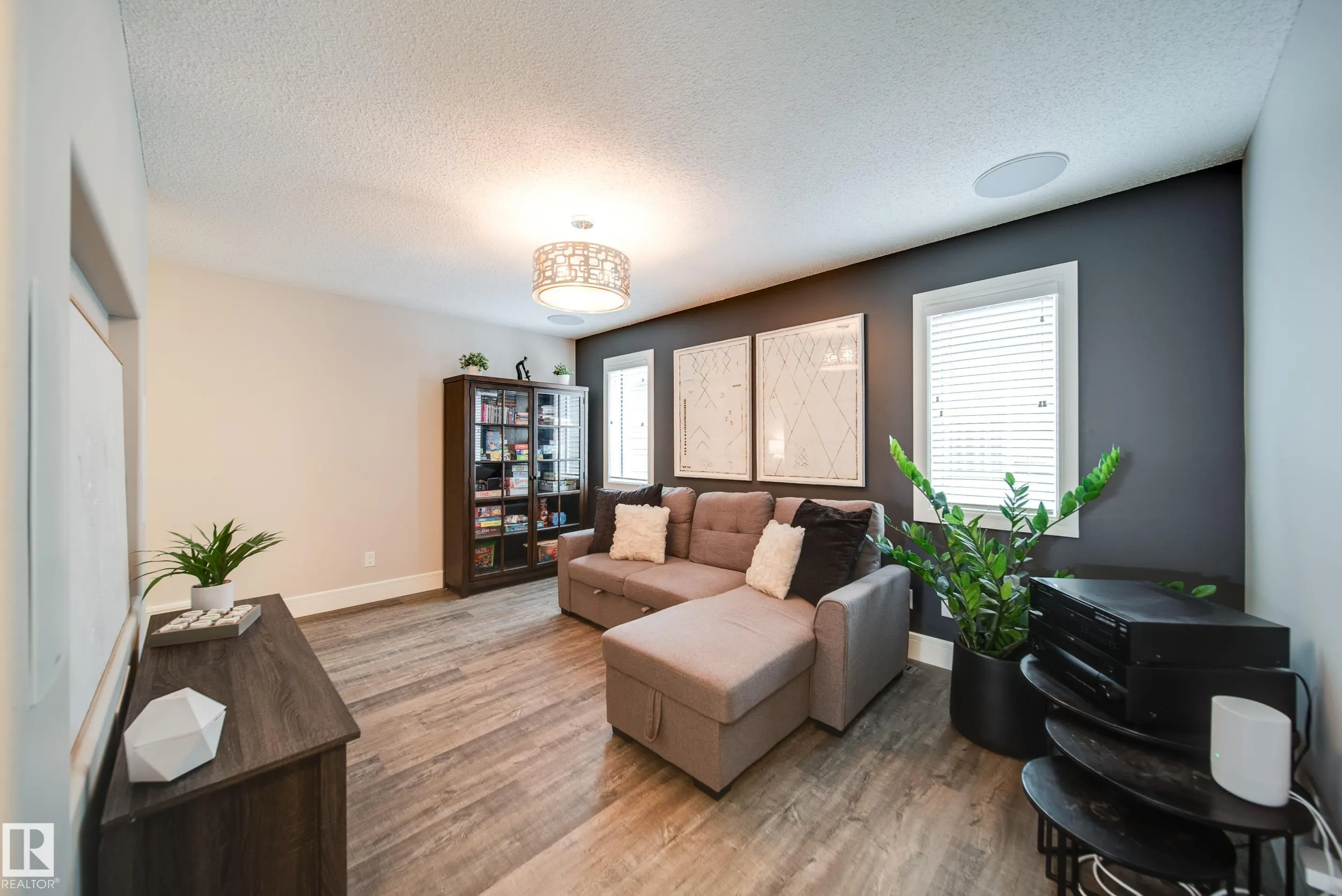 4373 CRABAPPLE Crescent