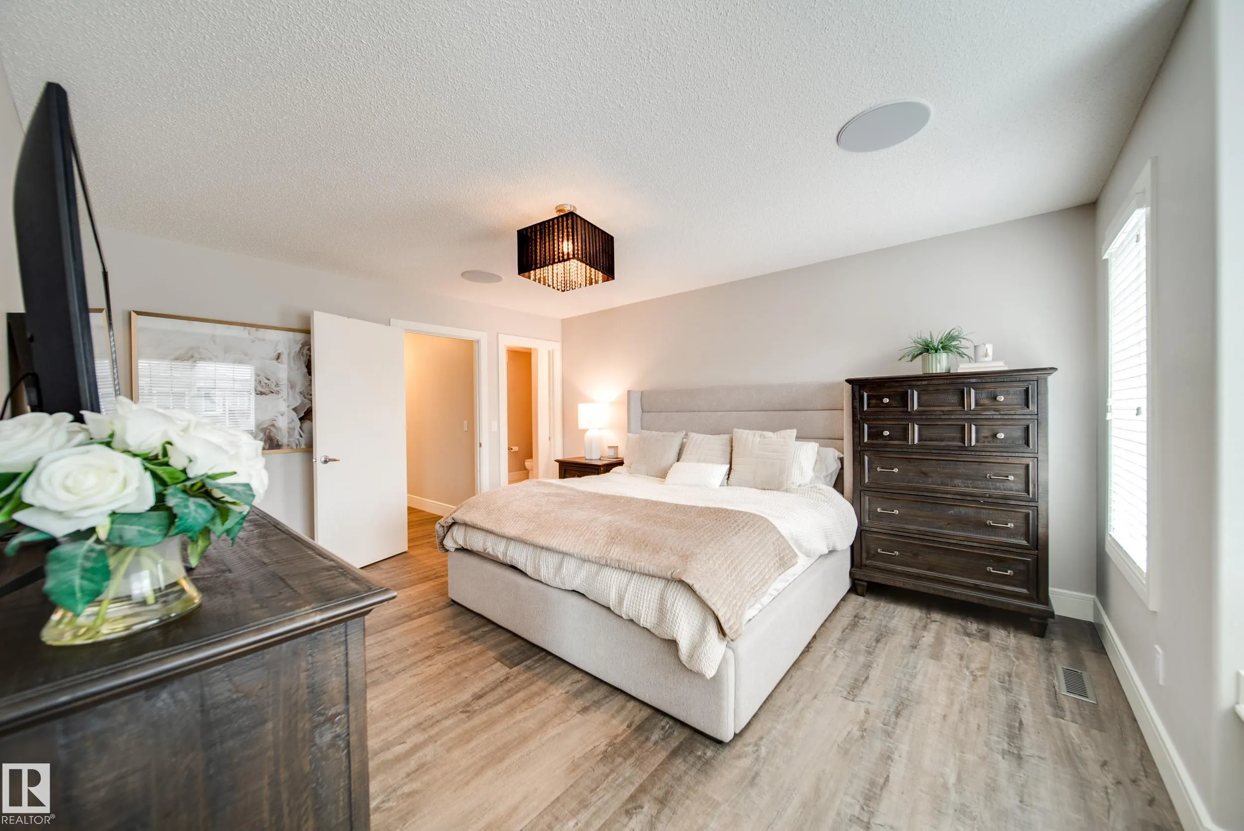 4373 CRABAPPLE Crescent