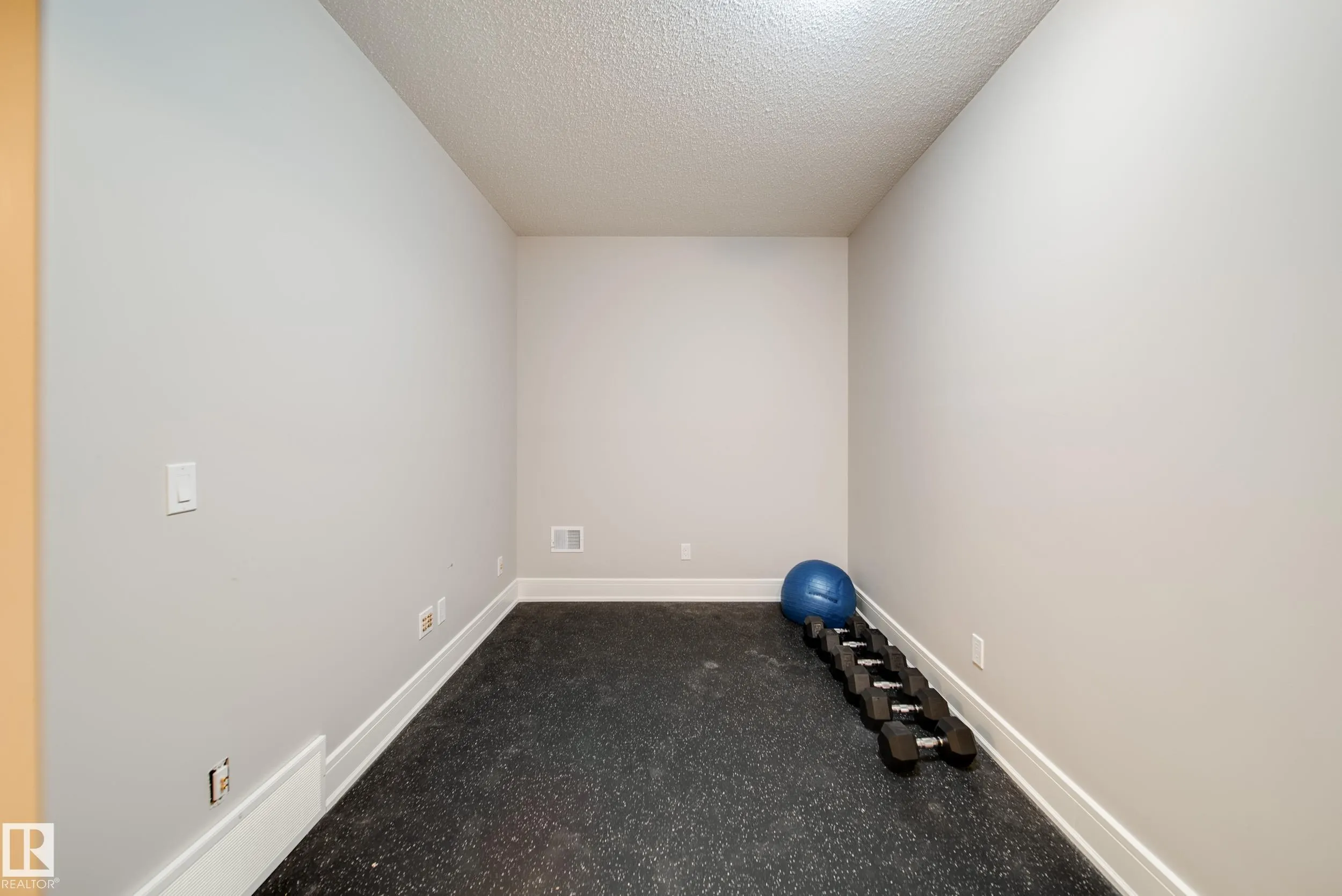 4373 CRABAPPLE Crescent