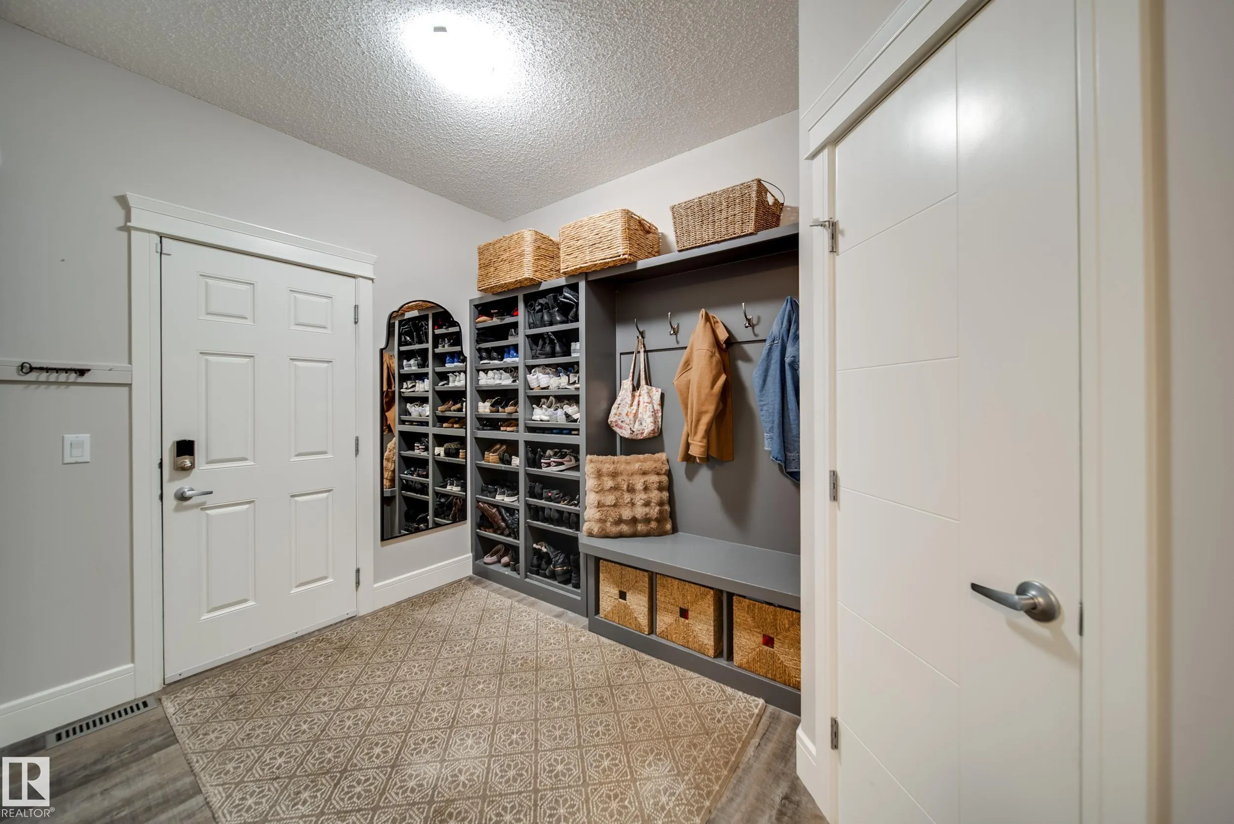 4373 CRABAPPLE Crescent