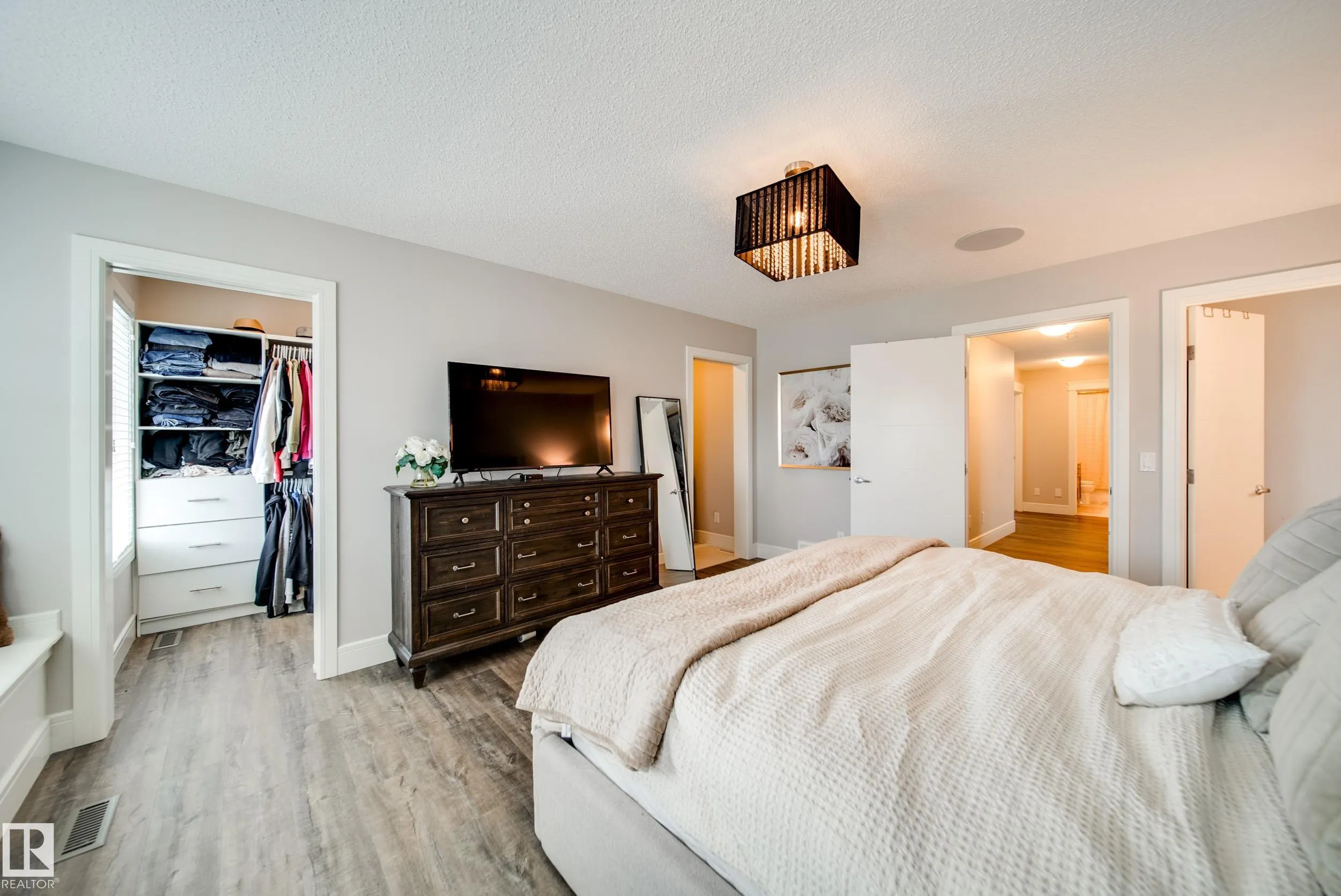 4373 CRABAPPLE Crescent