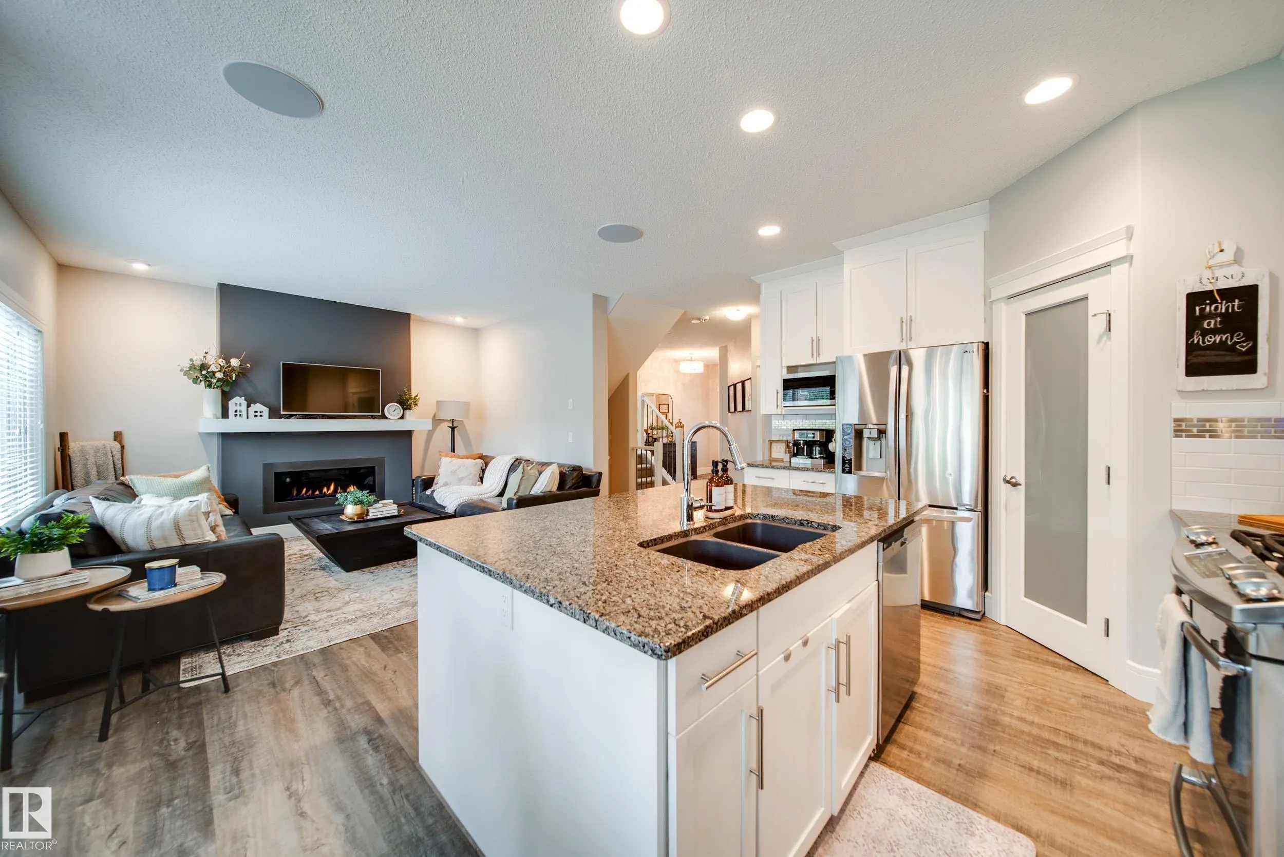 4373 CRABAPPLE Crescent