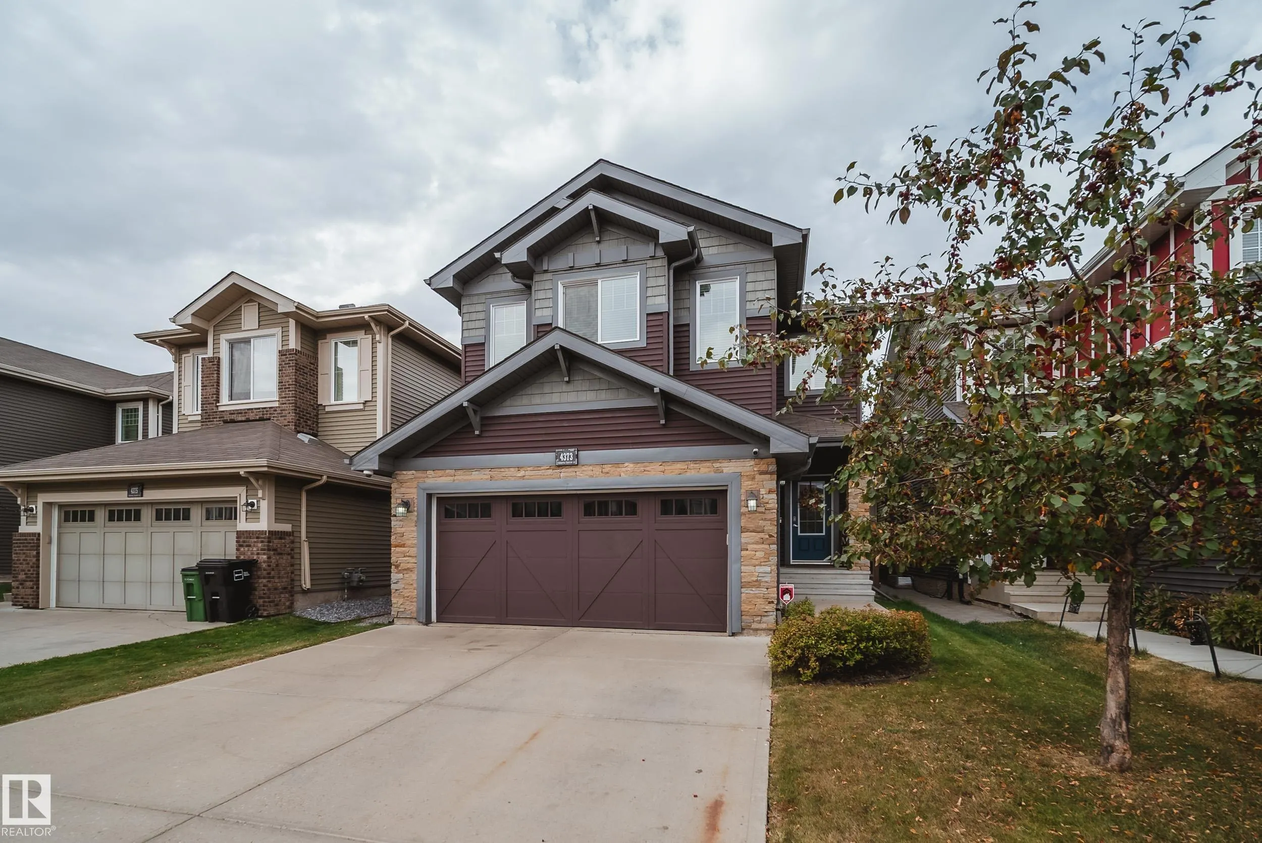 4373 CRABAPPLE Crescent