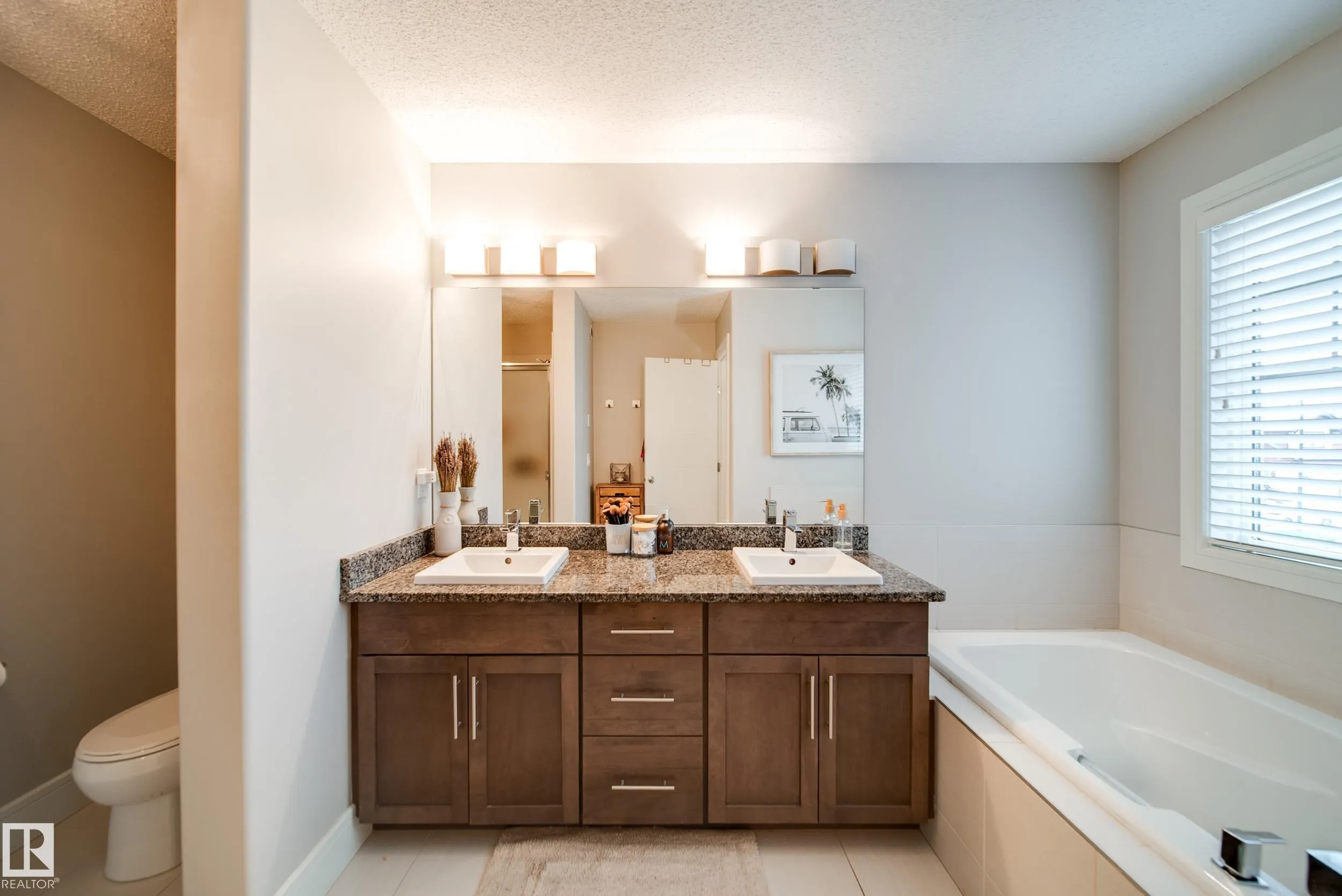 4373 CRABAPPLE Crescent