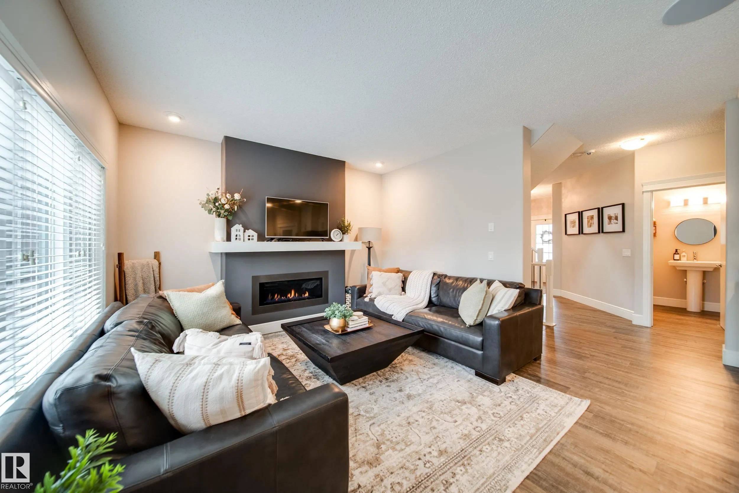 4373 CRABAPPLE Crescent
