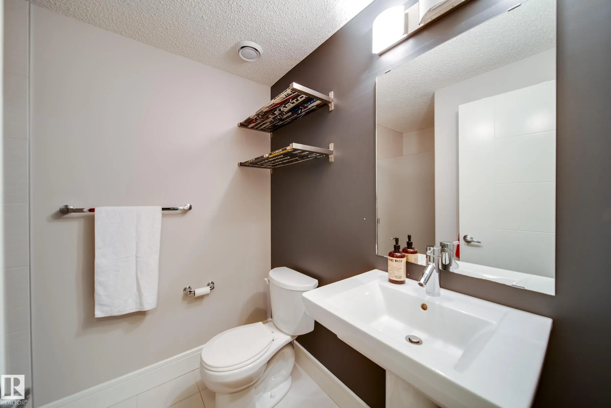 4373 CRABAPPLE Crescent