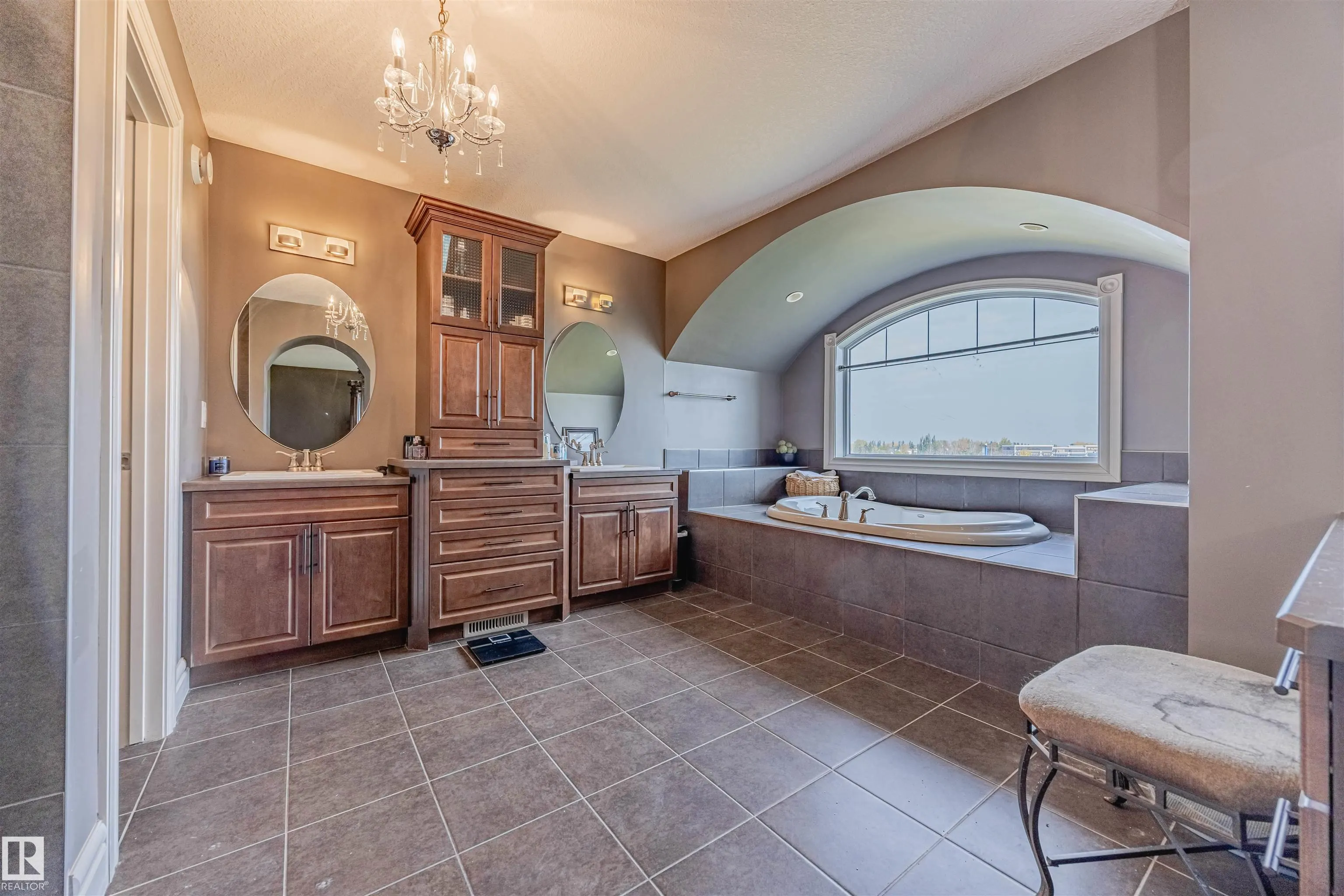 3807 GALLINGER Loop