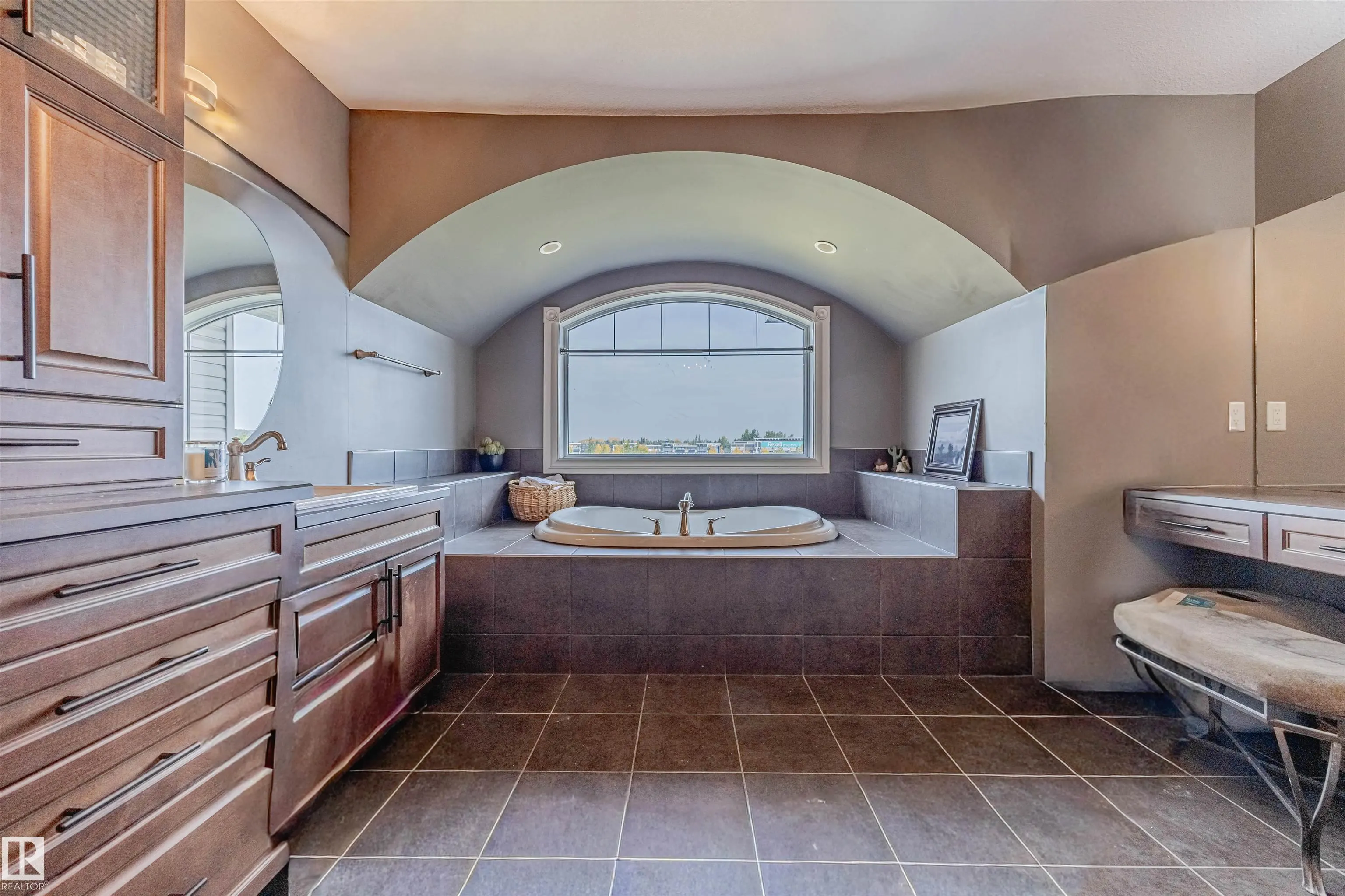 3807 GALLINGER Loop