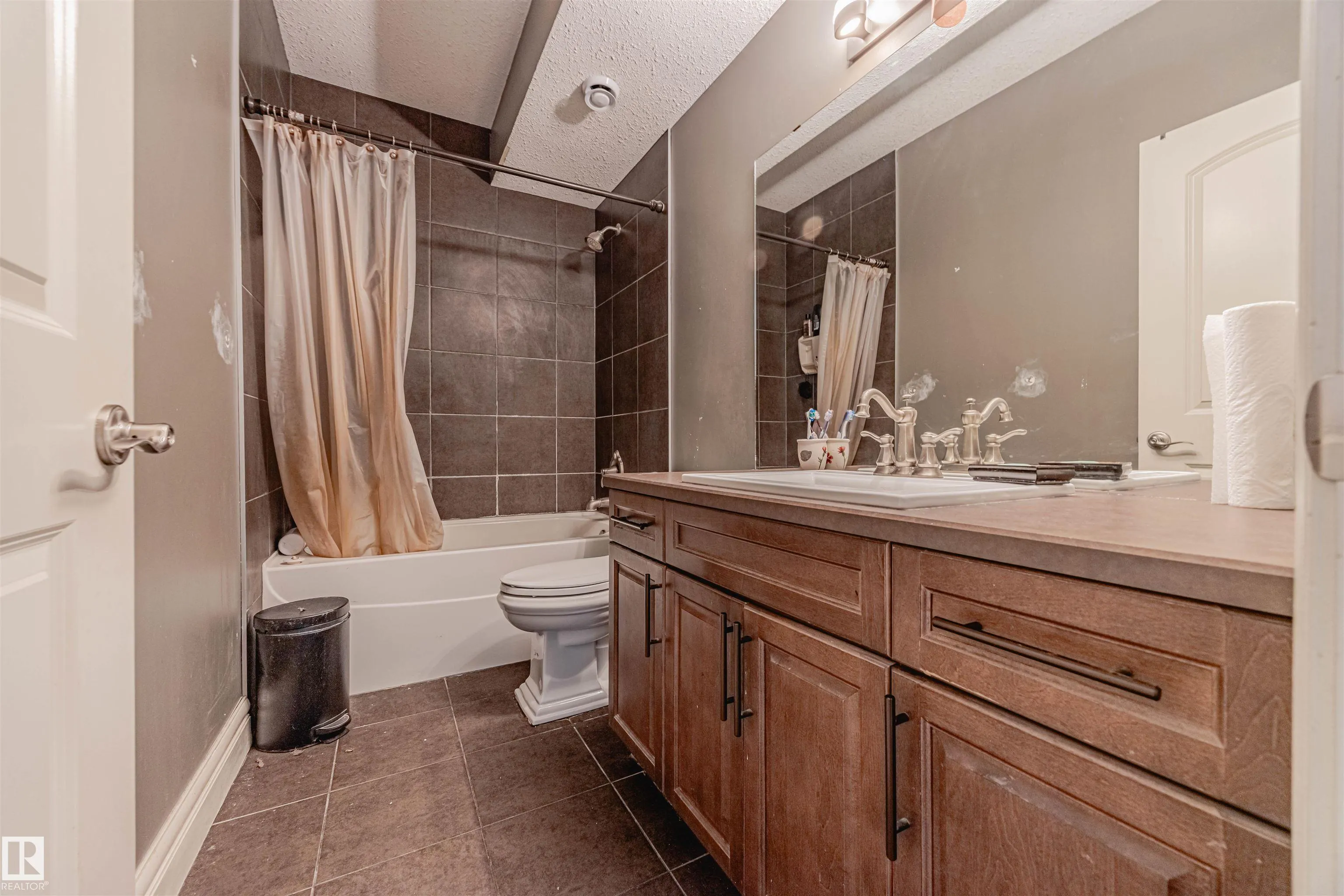 3807 GALLINGER Loop