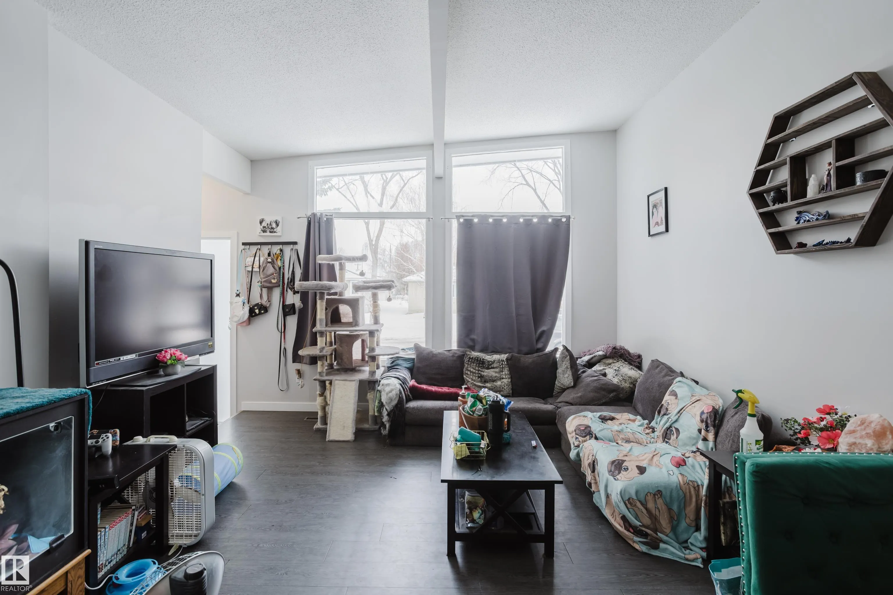 8123 8125 83 Avenue