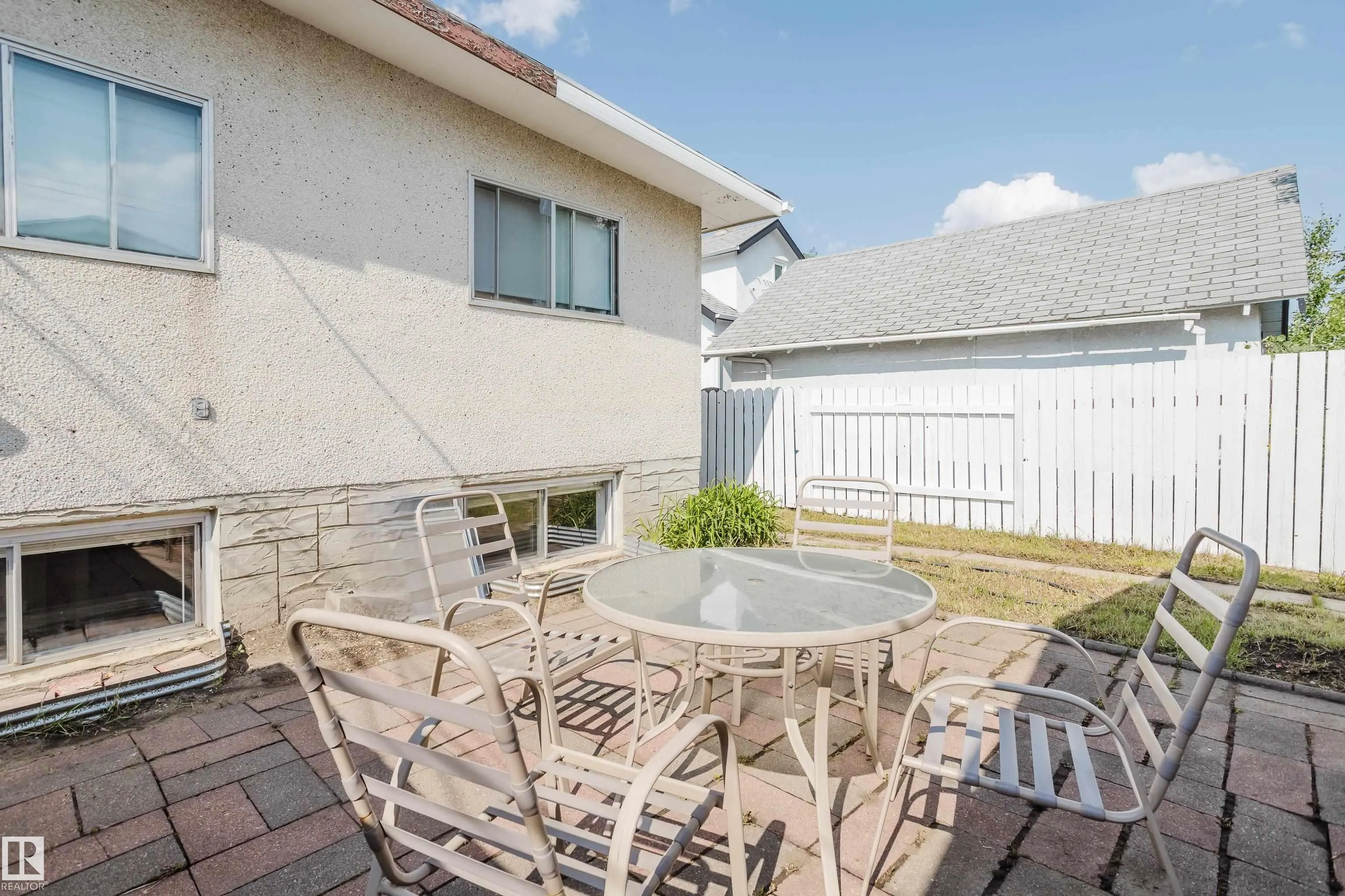 8123 8125 83 Avenue