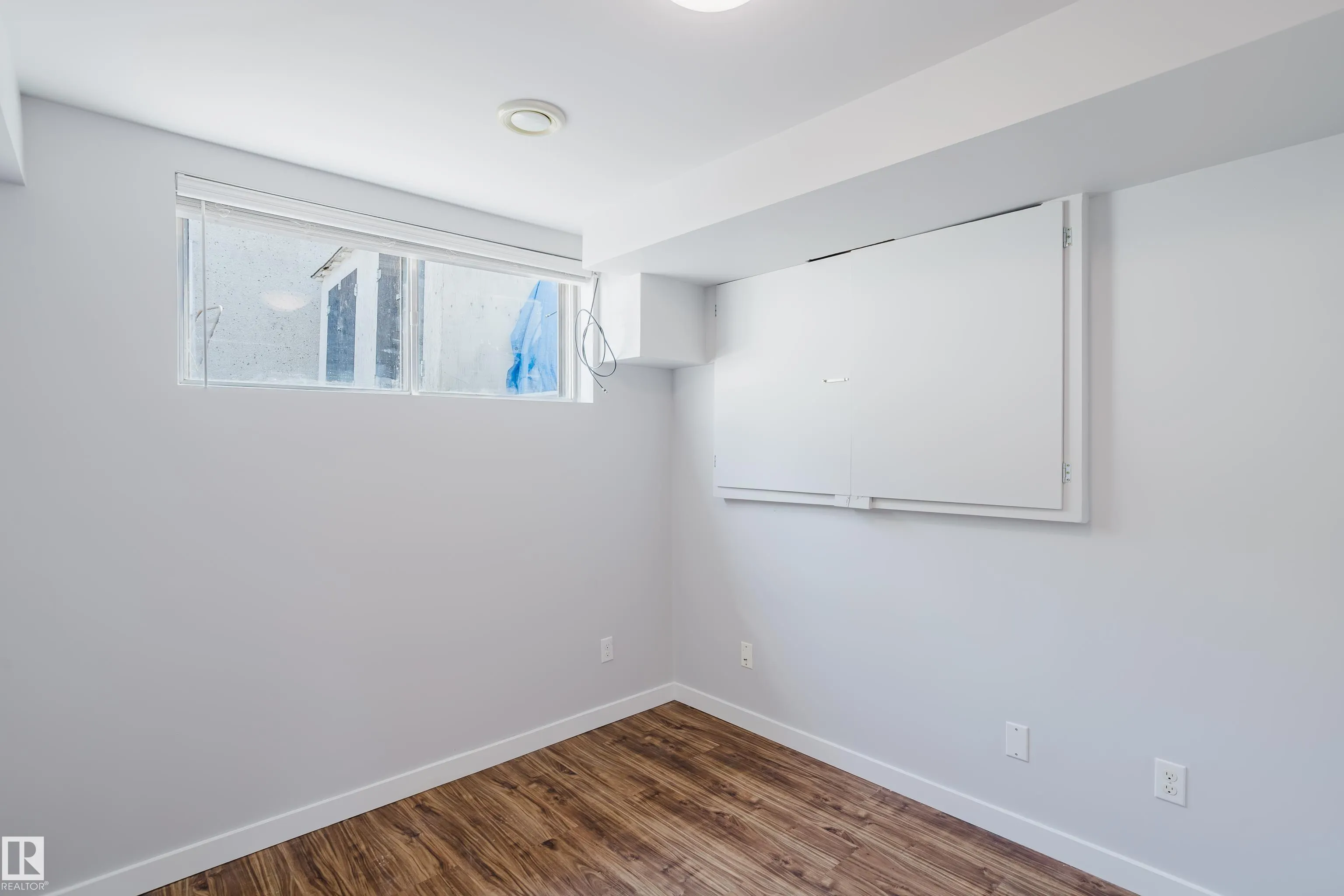 8123 8125 83 Avenue