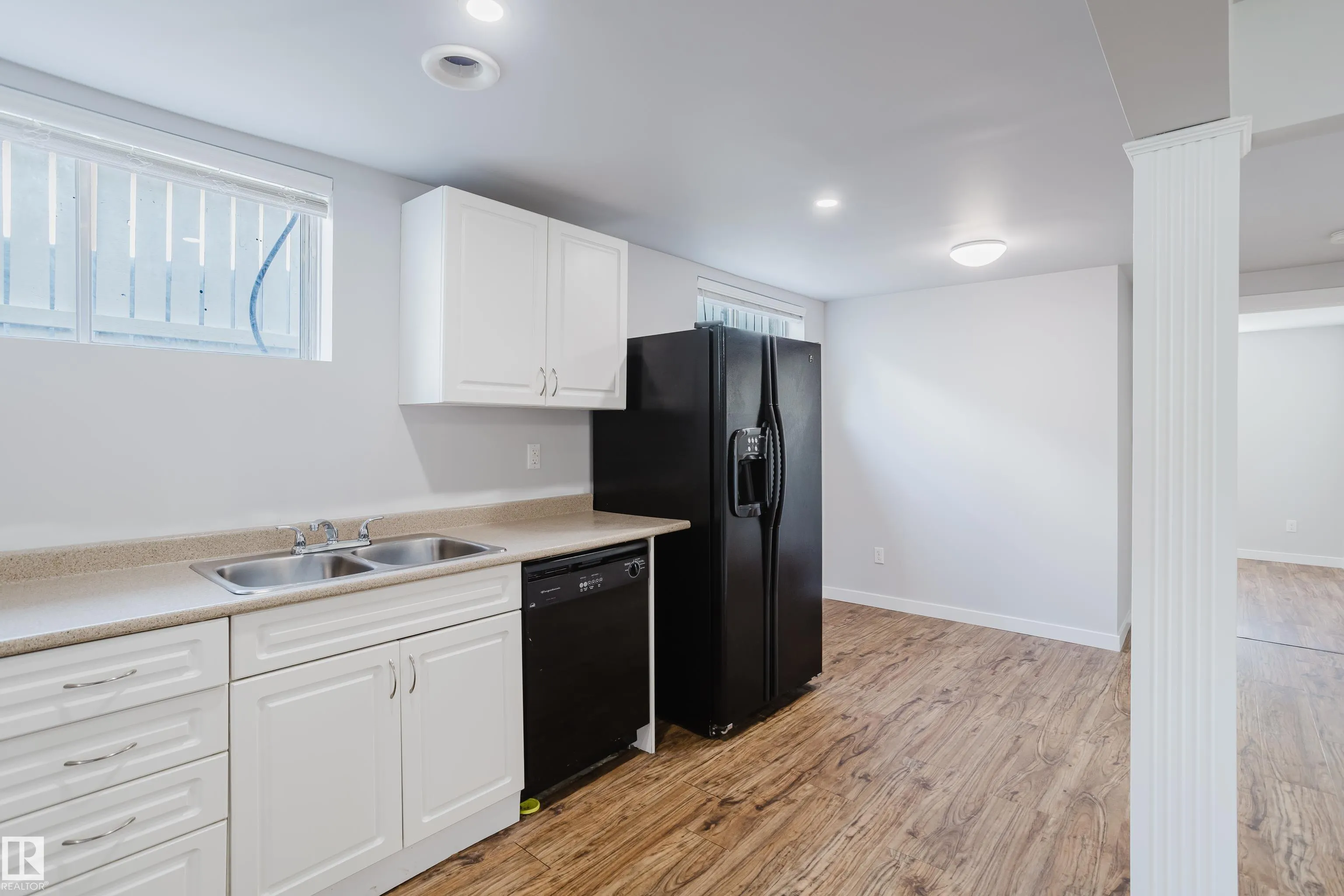 8123 8125 83 Avenue