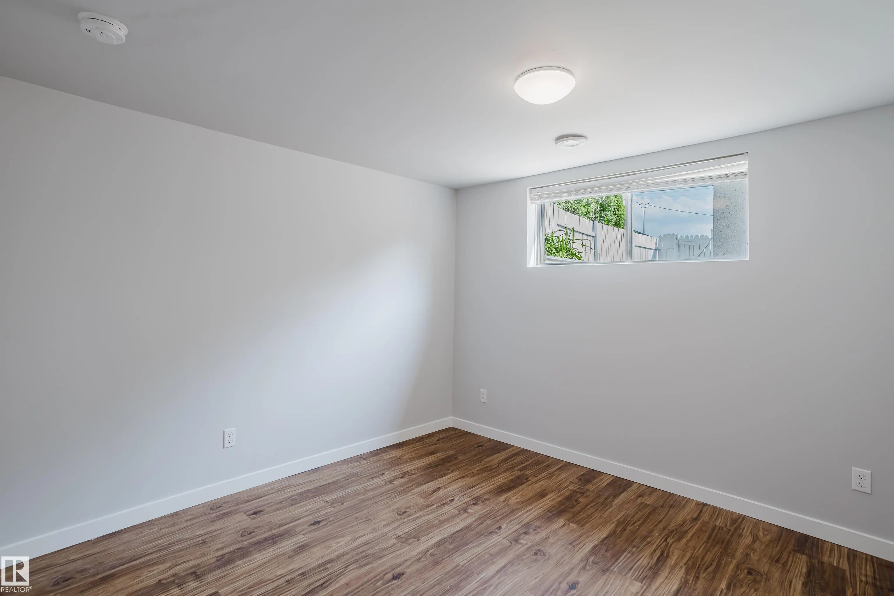 8123 8125 83 Avenue