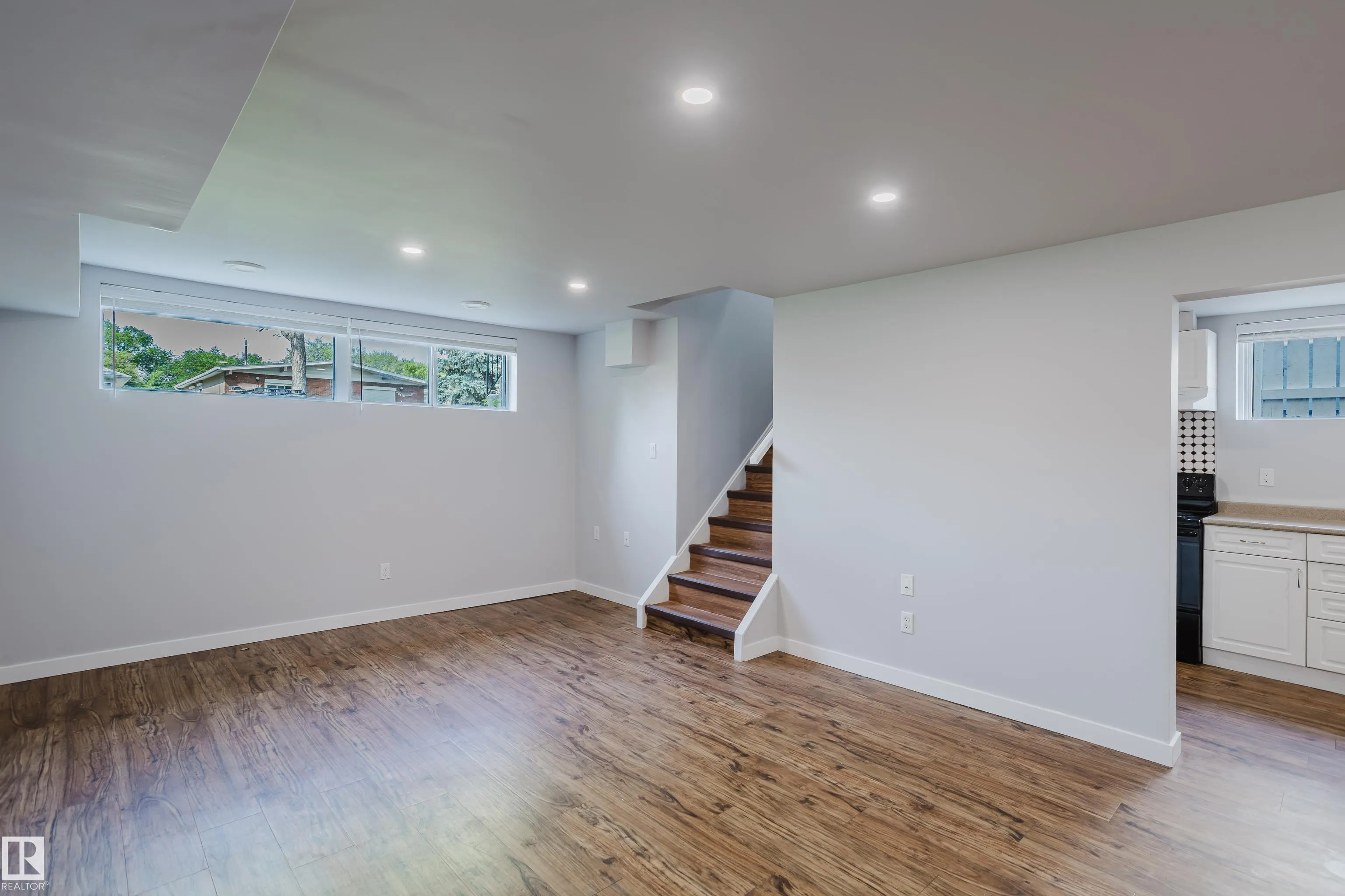 8123 8125 83 Avenue