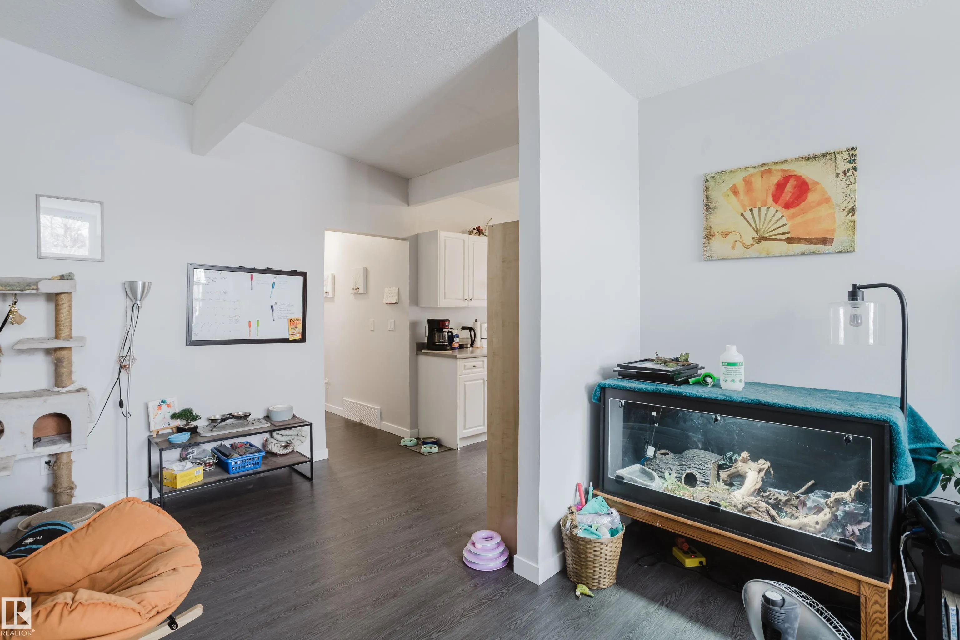 8123 8125 83 Avenue
