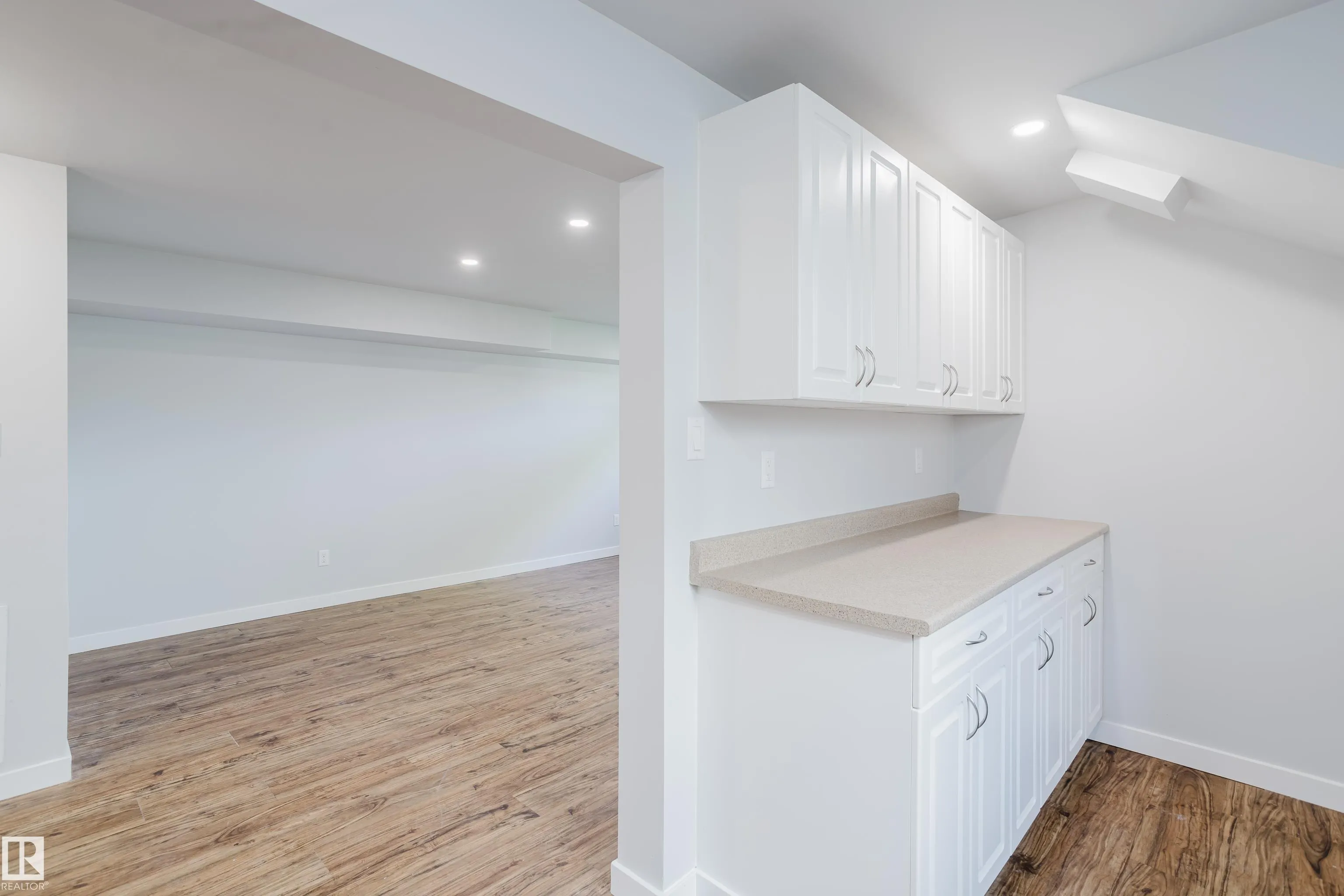 8123 8125 83 Avenue