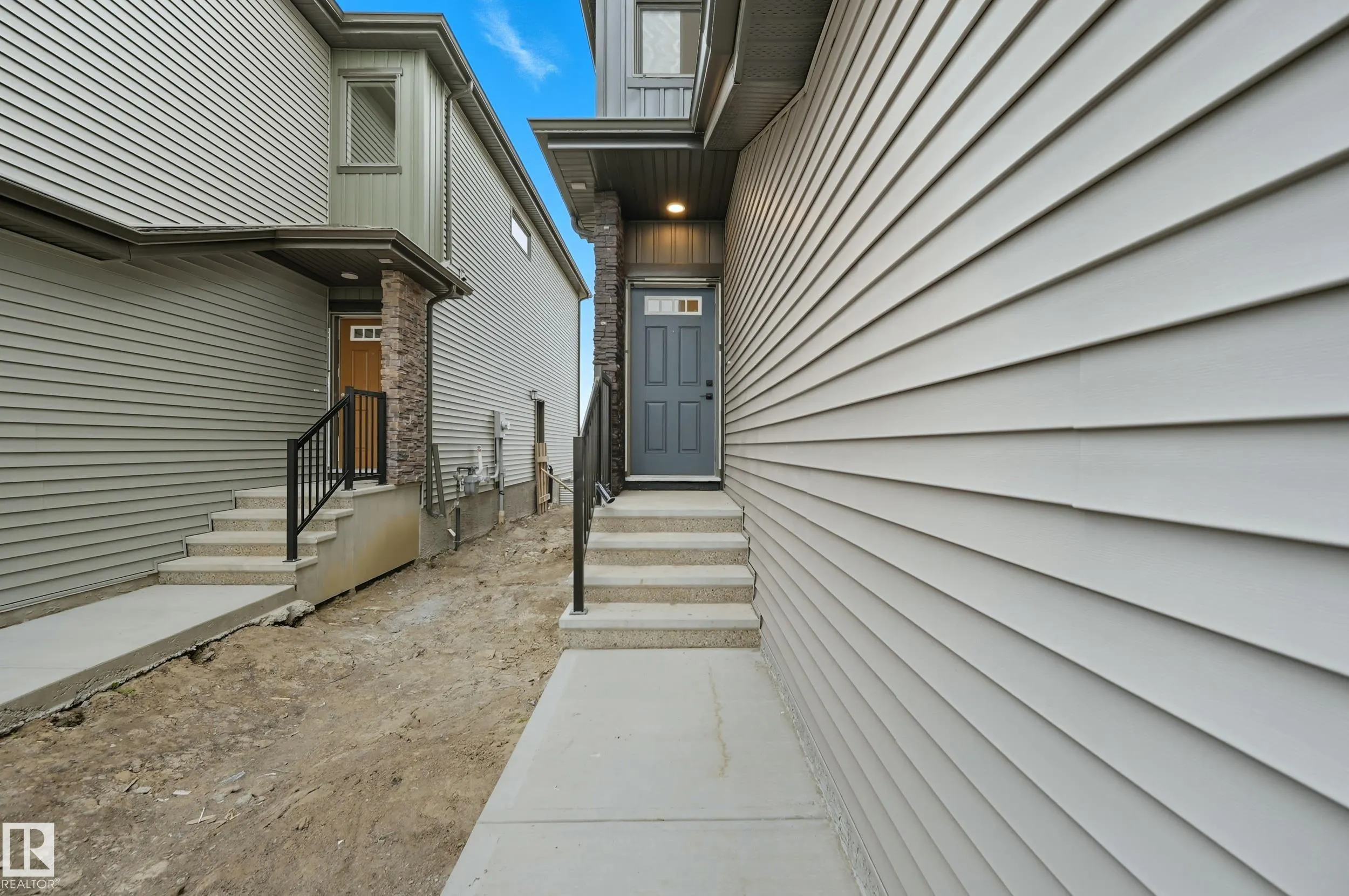 37 GABLE Common