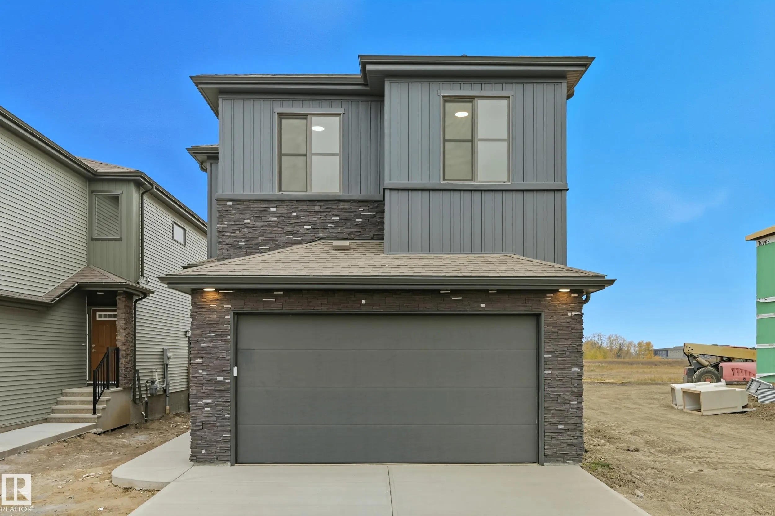 37 GABLE Common