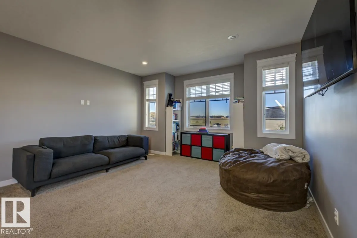 63 LAKEWOOD Boulevard