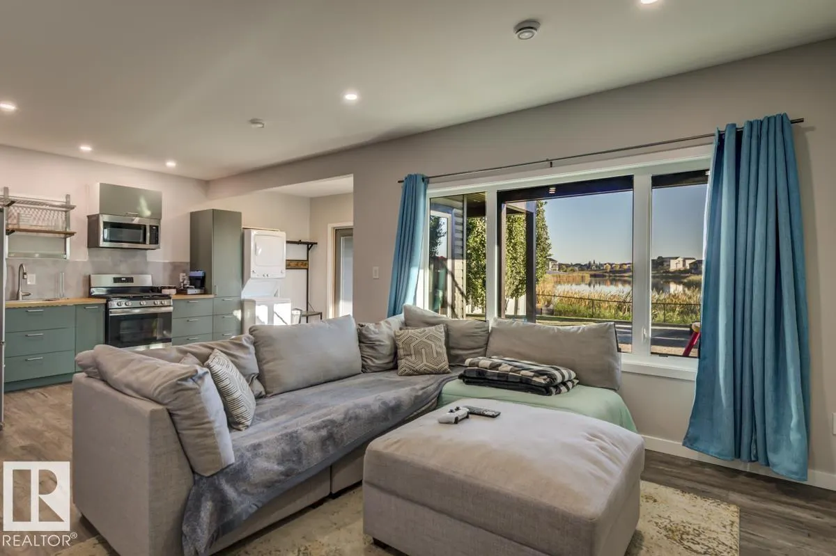 63 LAKEWOOD Boulevard