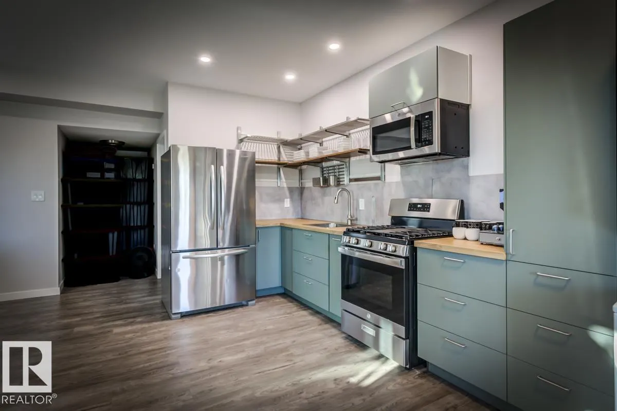 63 LAKEWOOD Boulevard