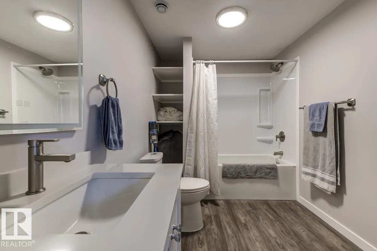 63 LAKEWOOD Boulevard