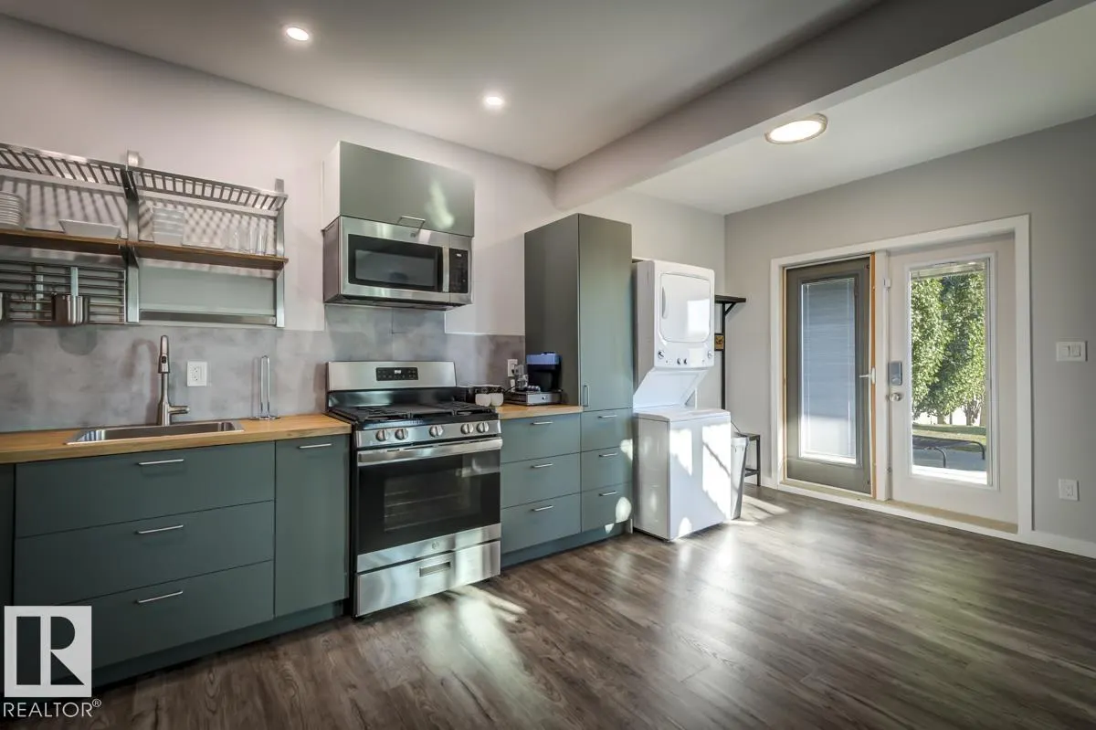 63 LAKEWOOD Boulevard