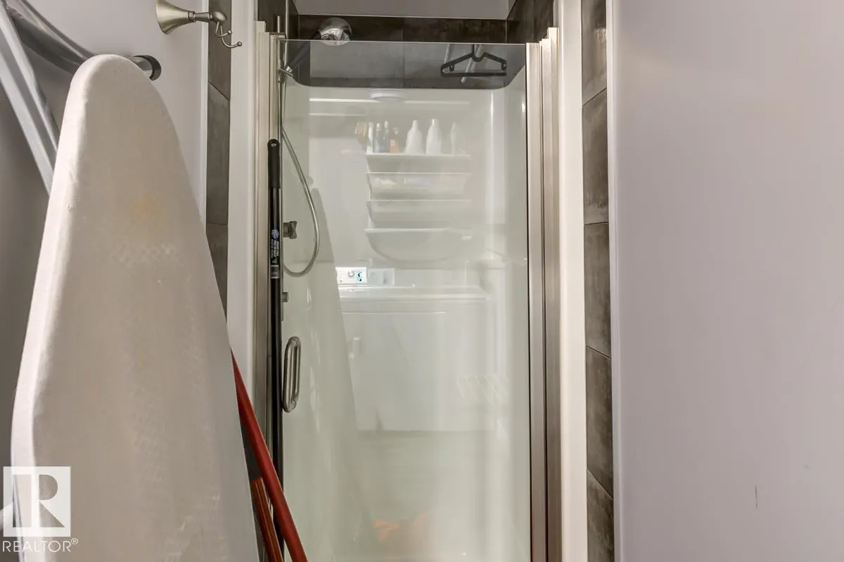 63 LAKEWOOD Boulevard